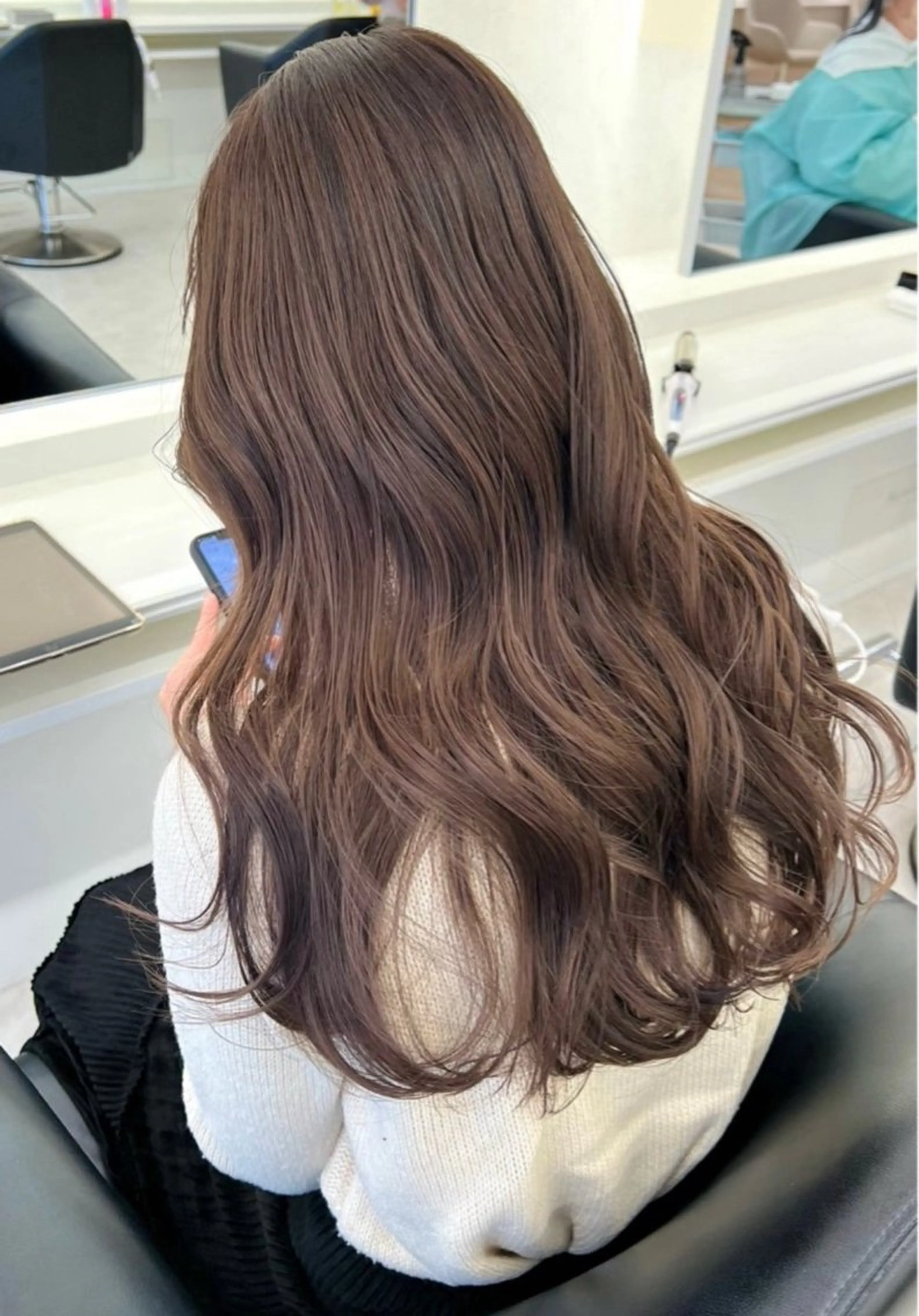 ミディアム カラー ブリーチ 透明感カラー 今井 愛歩のマツエク・マツパデザイン