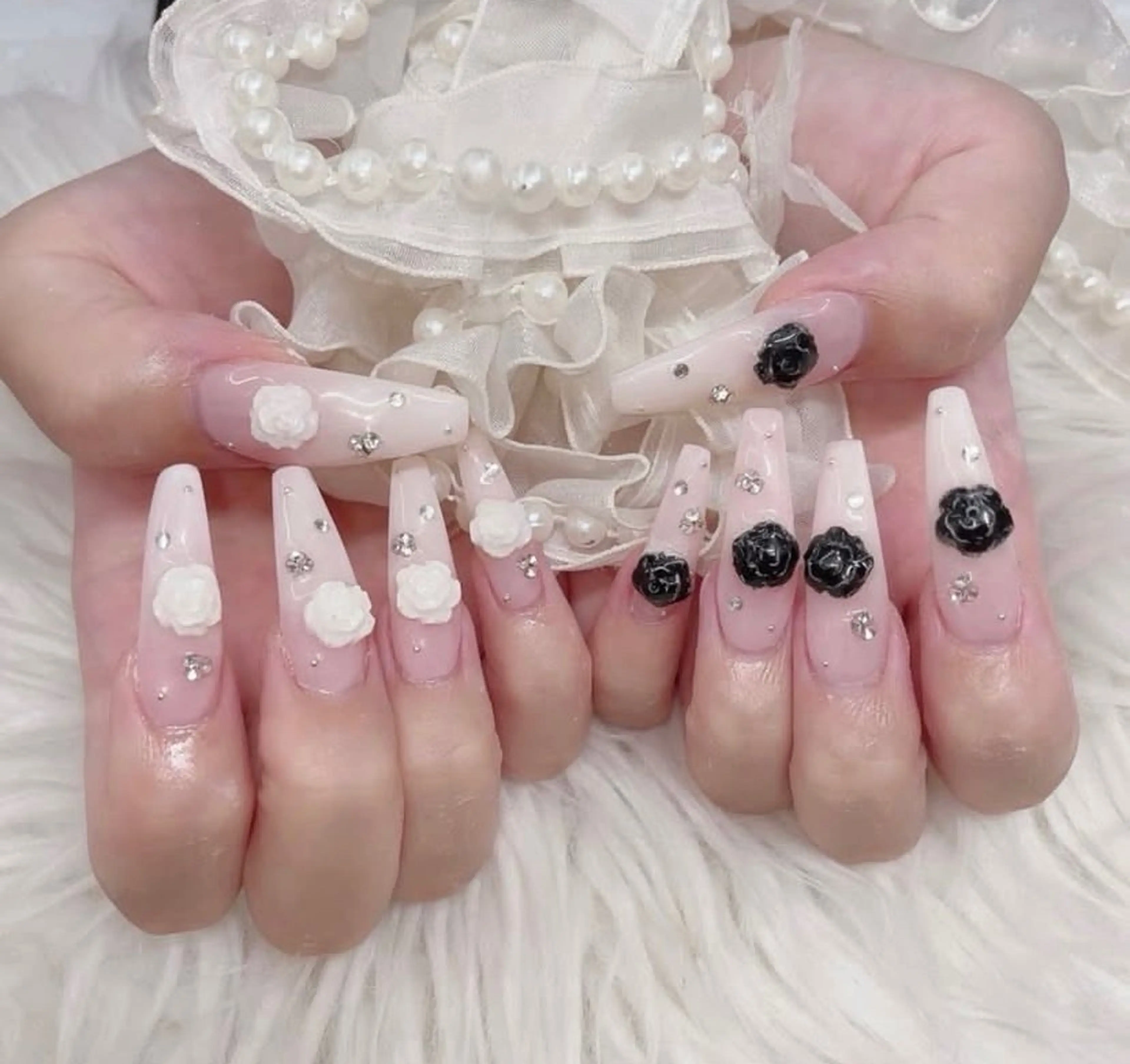 ネイル Hin Nail Osaka所属・Hin Nailsのネイルデザイン