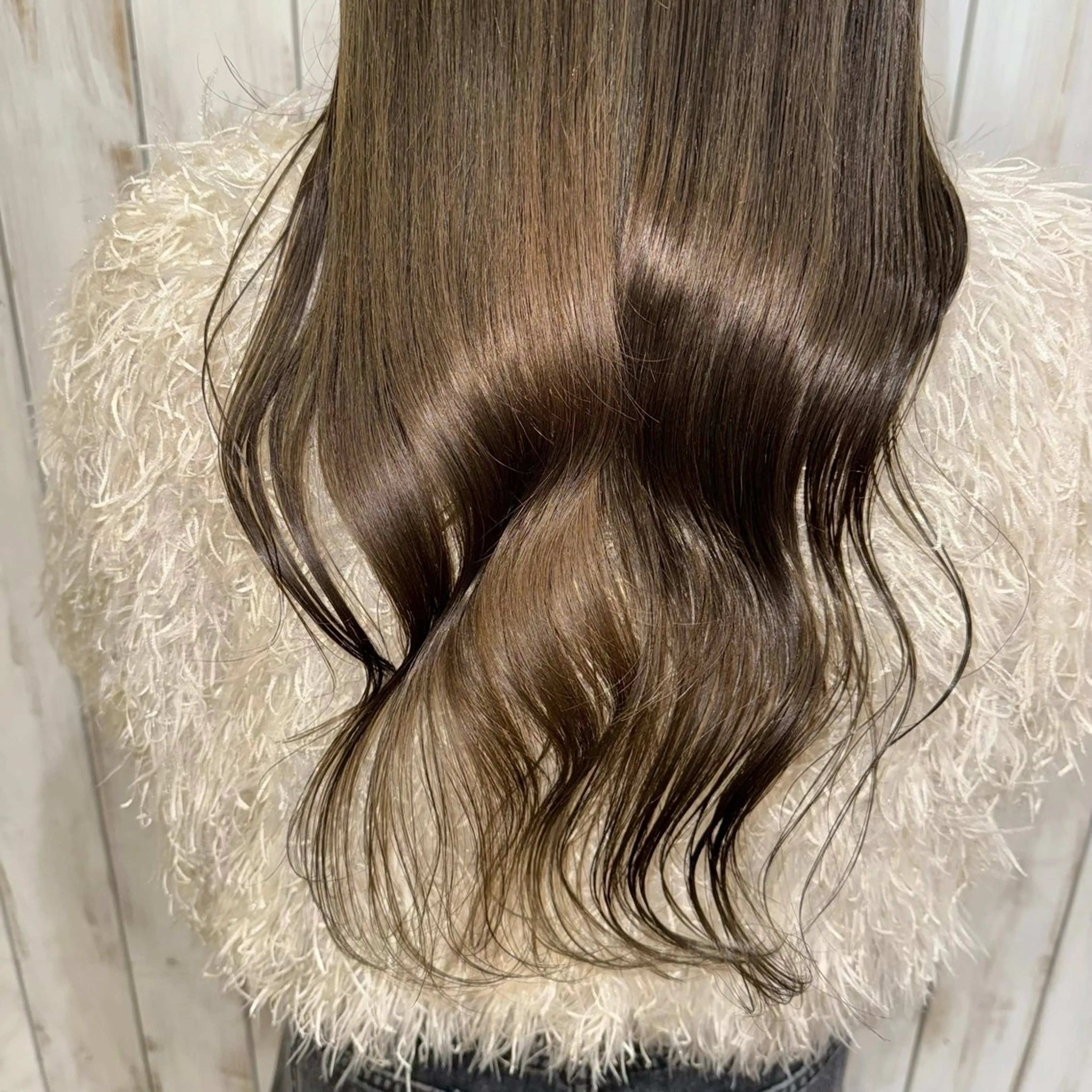 ロング ヘアカラー 野崎 桃実のヘアスタイル