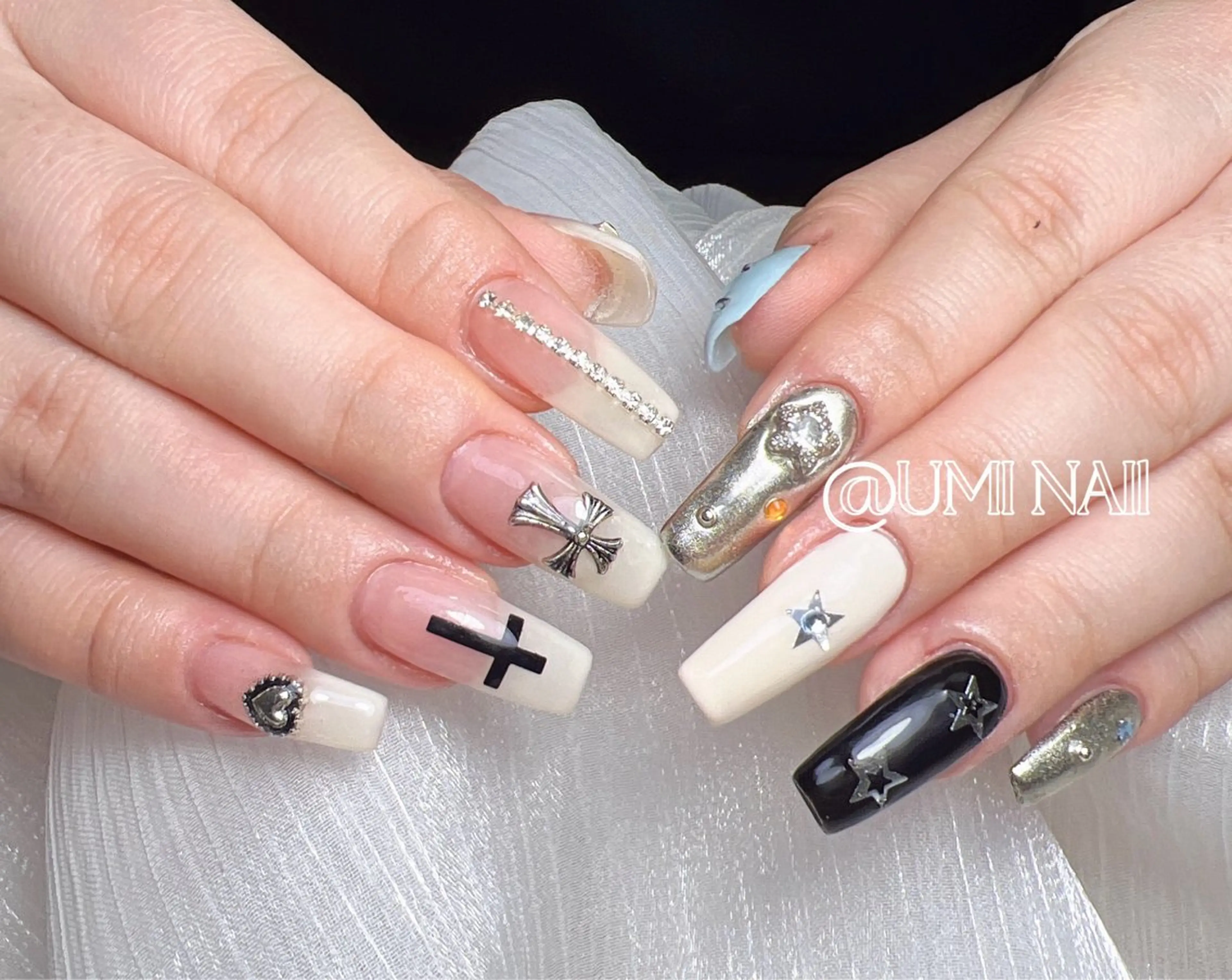 ネイル アートネイル フレンチネイル ジェルネイル ガラスフレンチ グラデーション ハンドネイル ハンドケア LUXE NAIL SALONのネイルデザイン