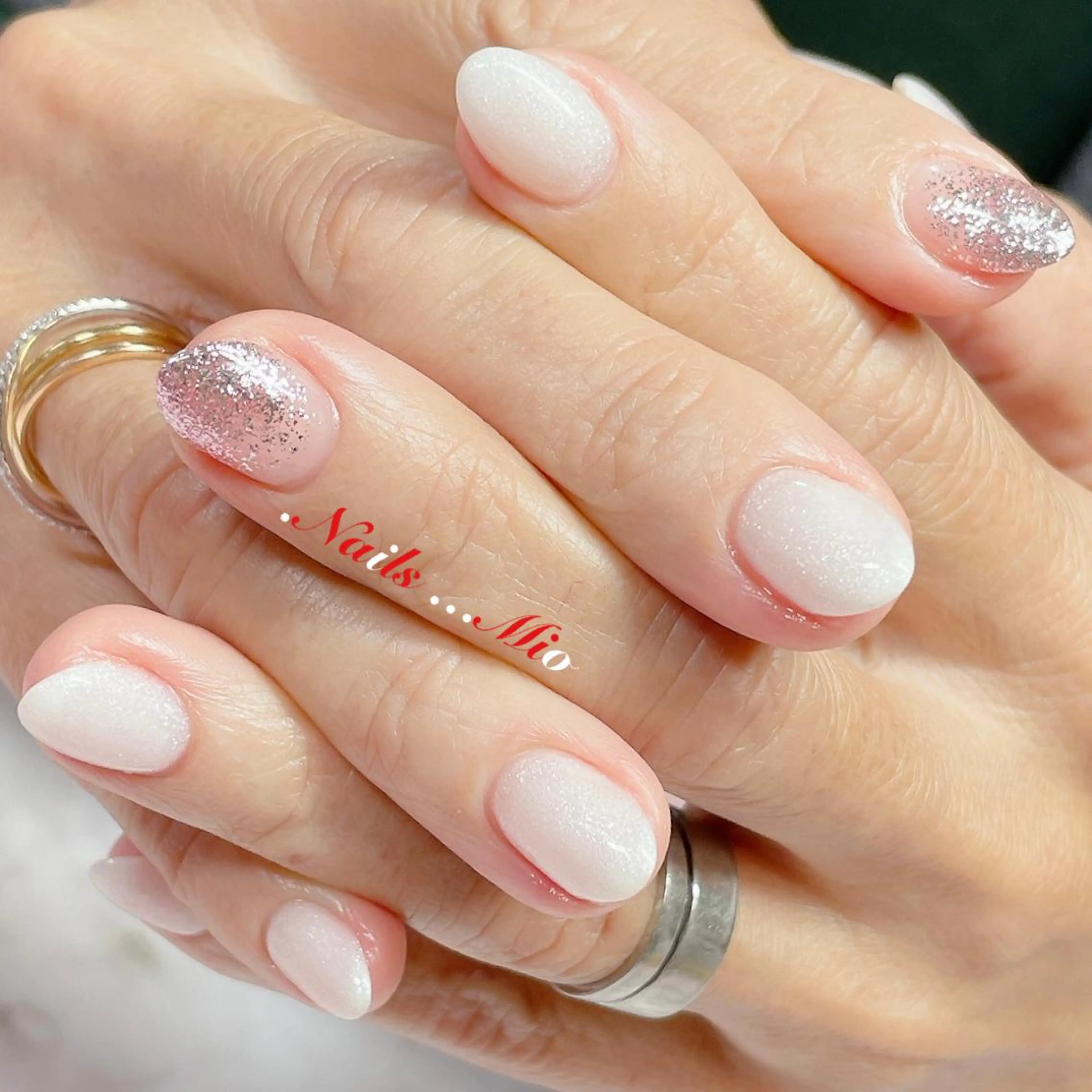 ネイル ジェルネイル グラデーション ラメ(グリッター) ラメグラデーション ワンカラーネイル .Nails Mio 赤羽西ネイルサロンのネイルデザイン
