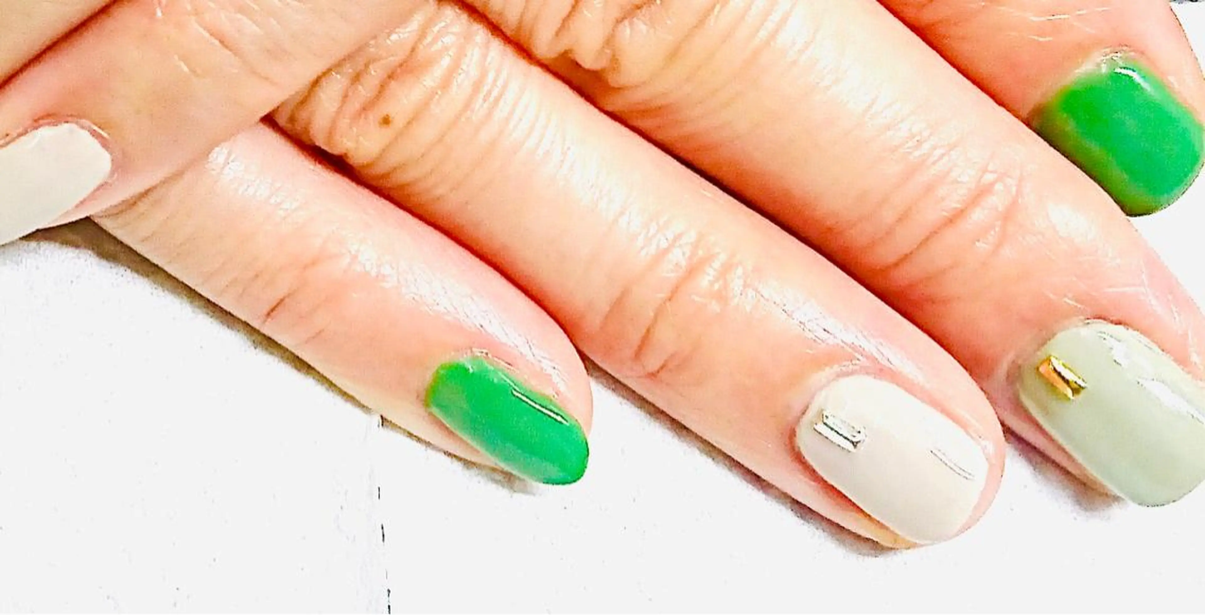 ネイル 藁科 亜紀のネイルデザイン