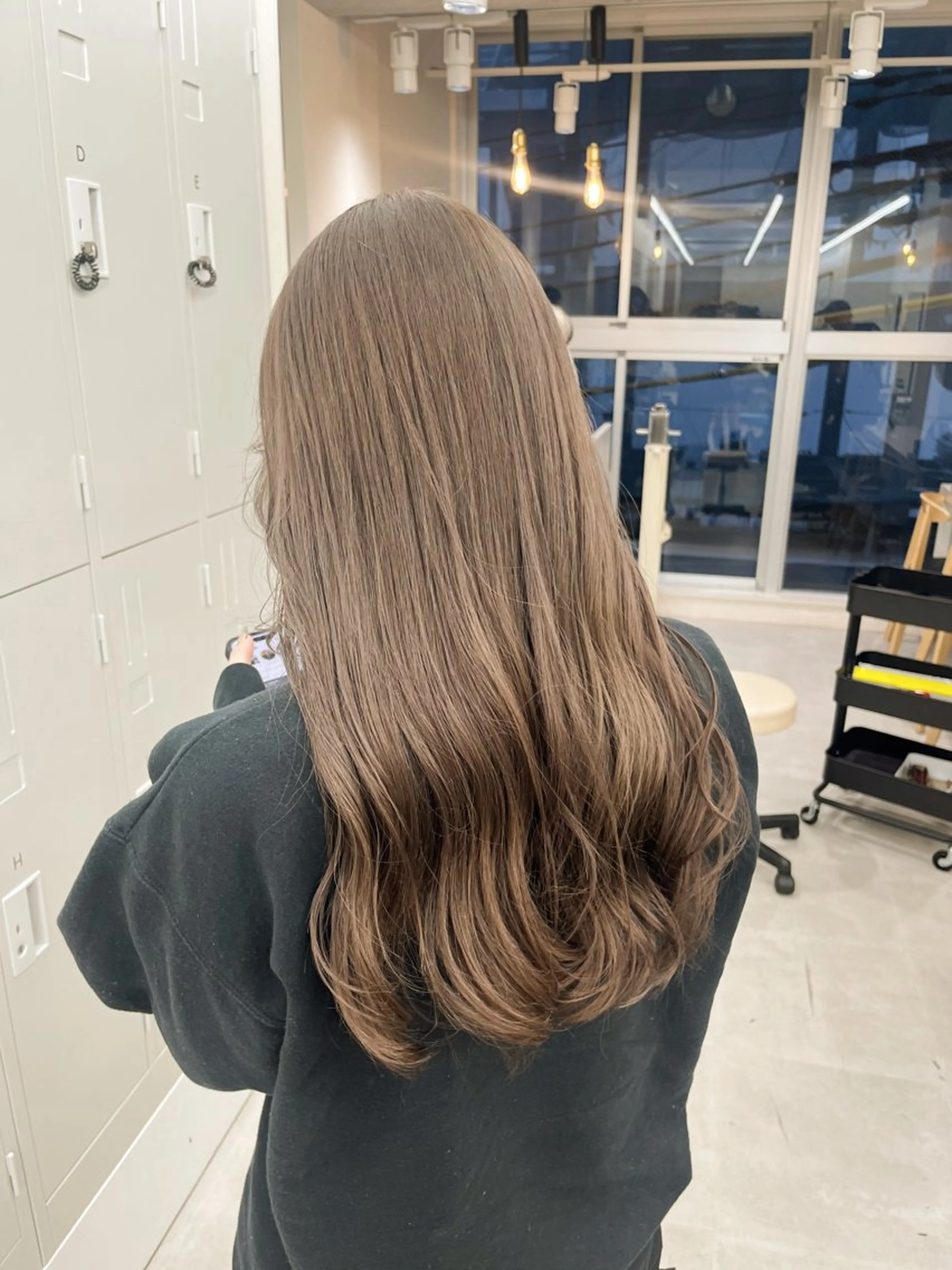 ロング カラー ベージュカラー 透明感カラー ユイナ 🕊NaVI ベージュ/透明感のヘアスタイル