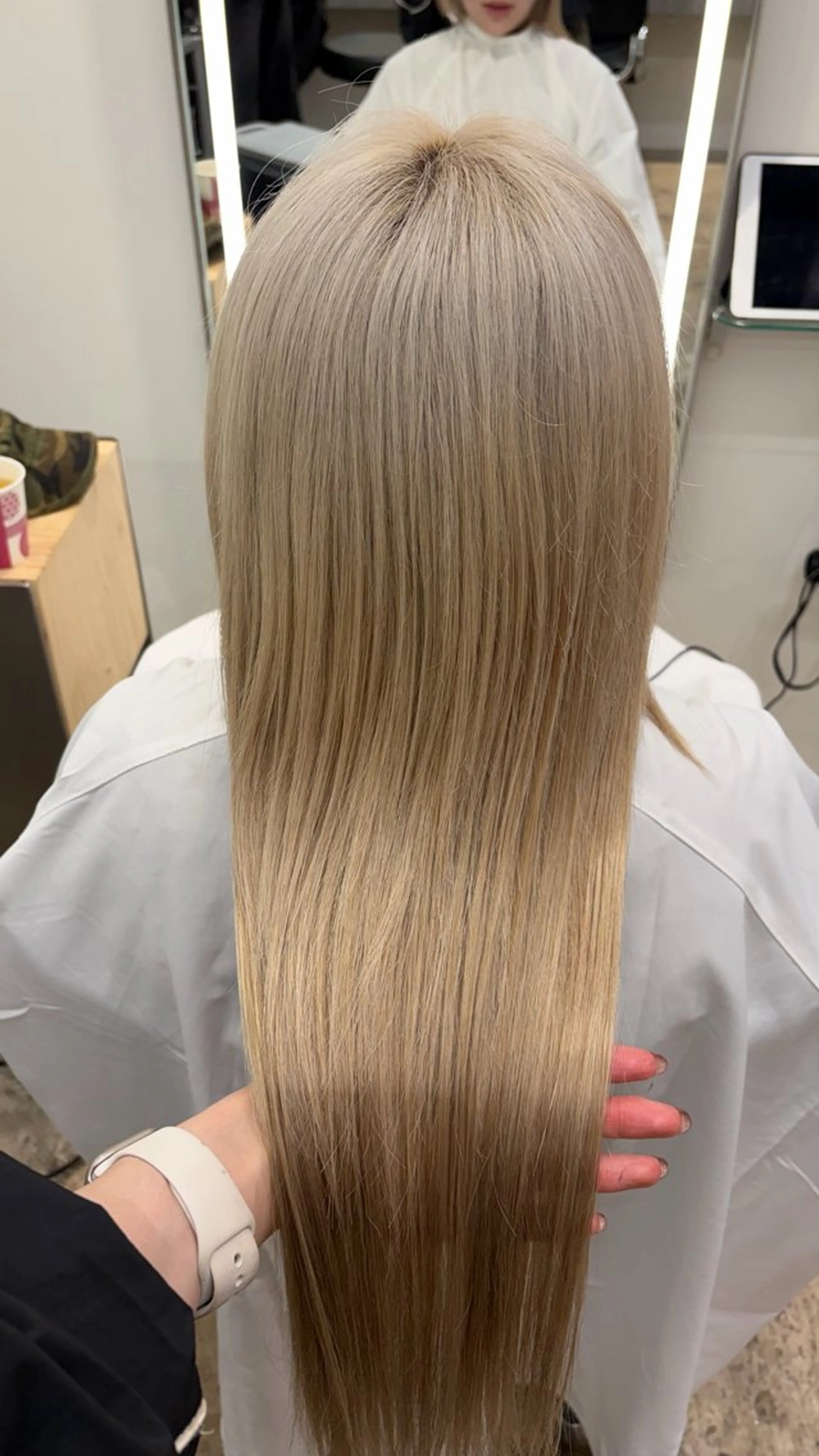 ロング ヘアカラー エクステ るかハイトーンピンク カラー/プルエクステのヘアスタイル