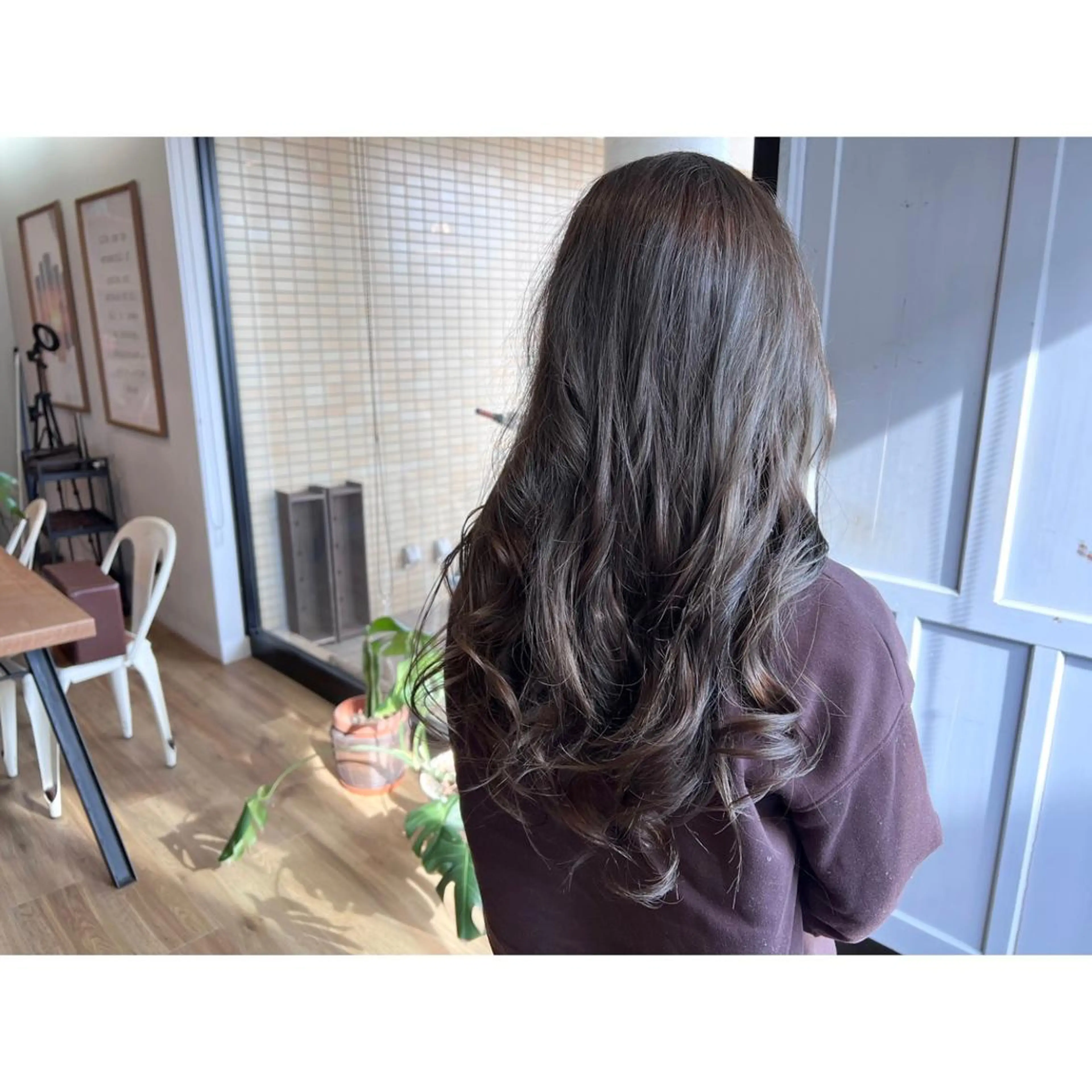 ロング カラー アッシュ アッシュグレー ヘアカラー トリートメント ツキダテ ユイのヘアスタイル