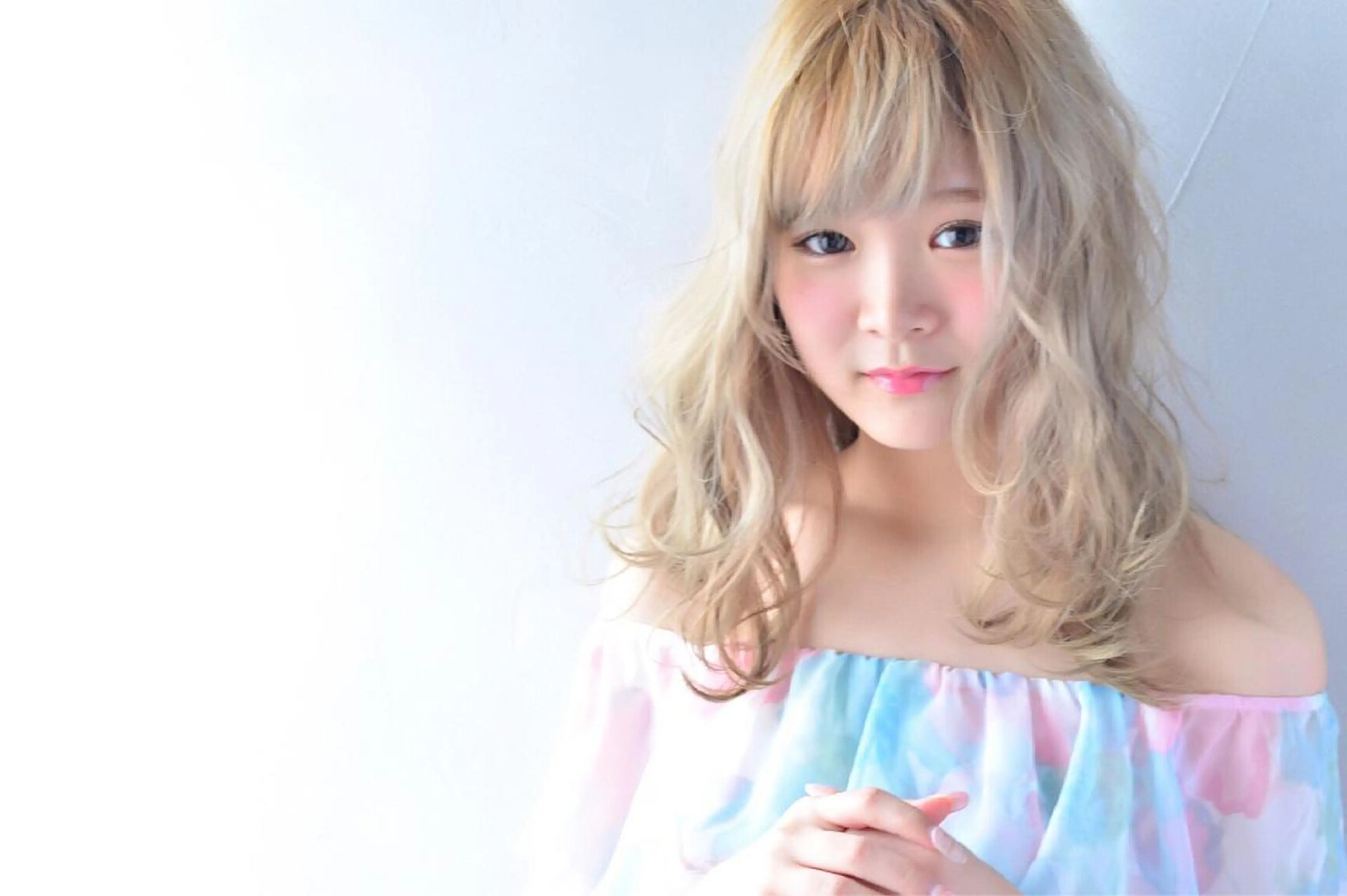 セミロング ロング カラー パーマ ヘアアレンジ アッシュ ラベンダーカラー ラベンダーアッシュ autre所属・大久保 ひでなりのヘアスタイル