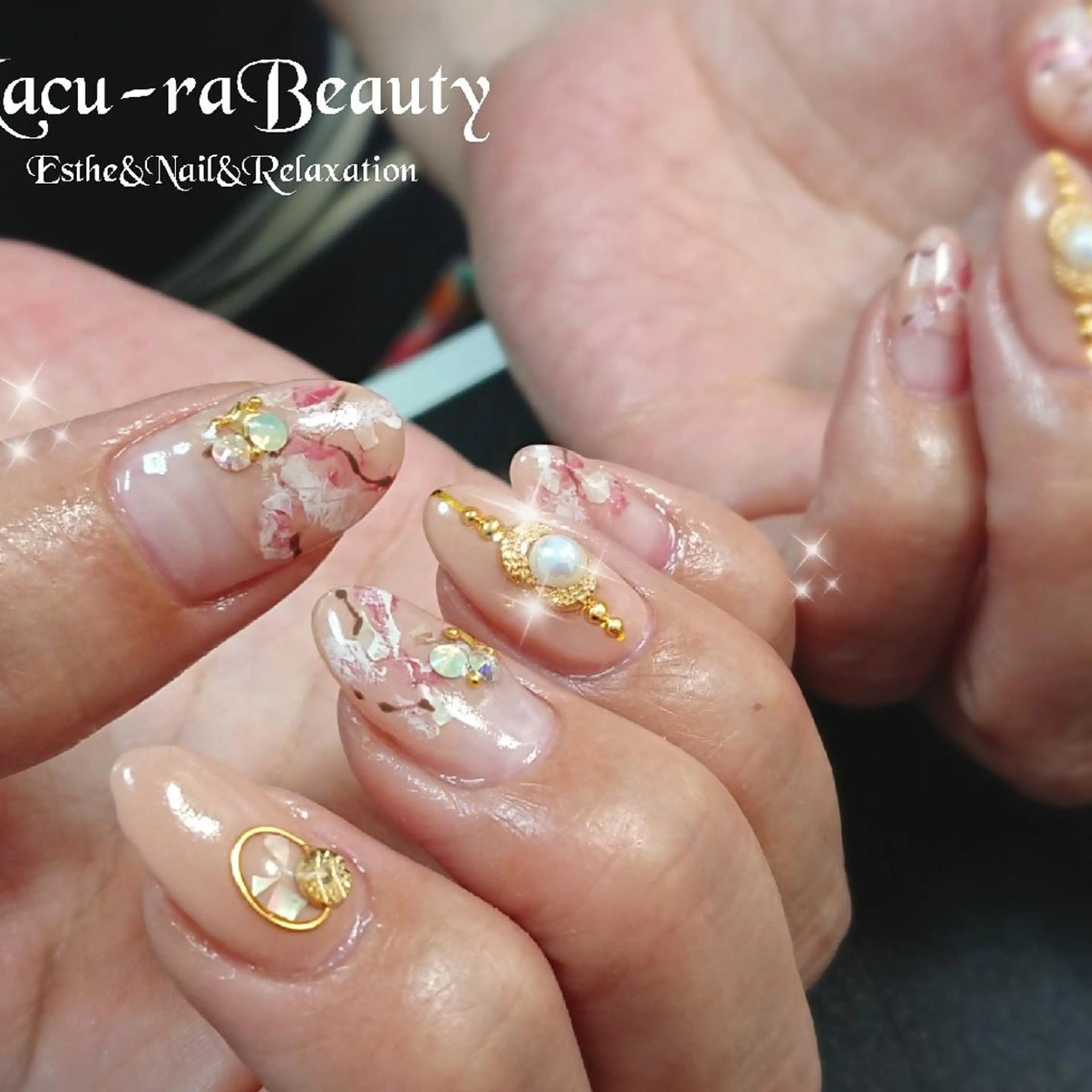 ネイル アートネイル 小顔と腸の専門店 ラクーラビューティのエステ・リラクイメージ