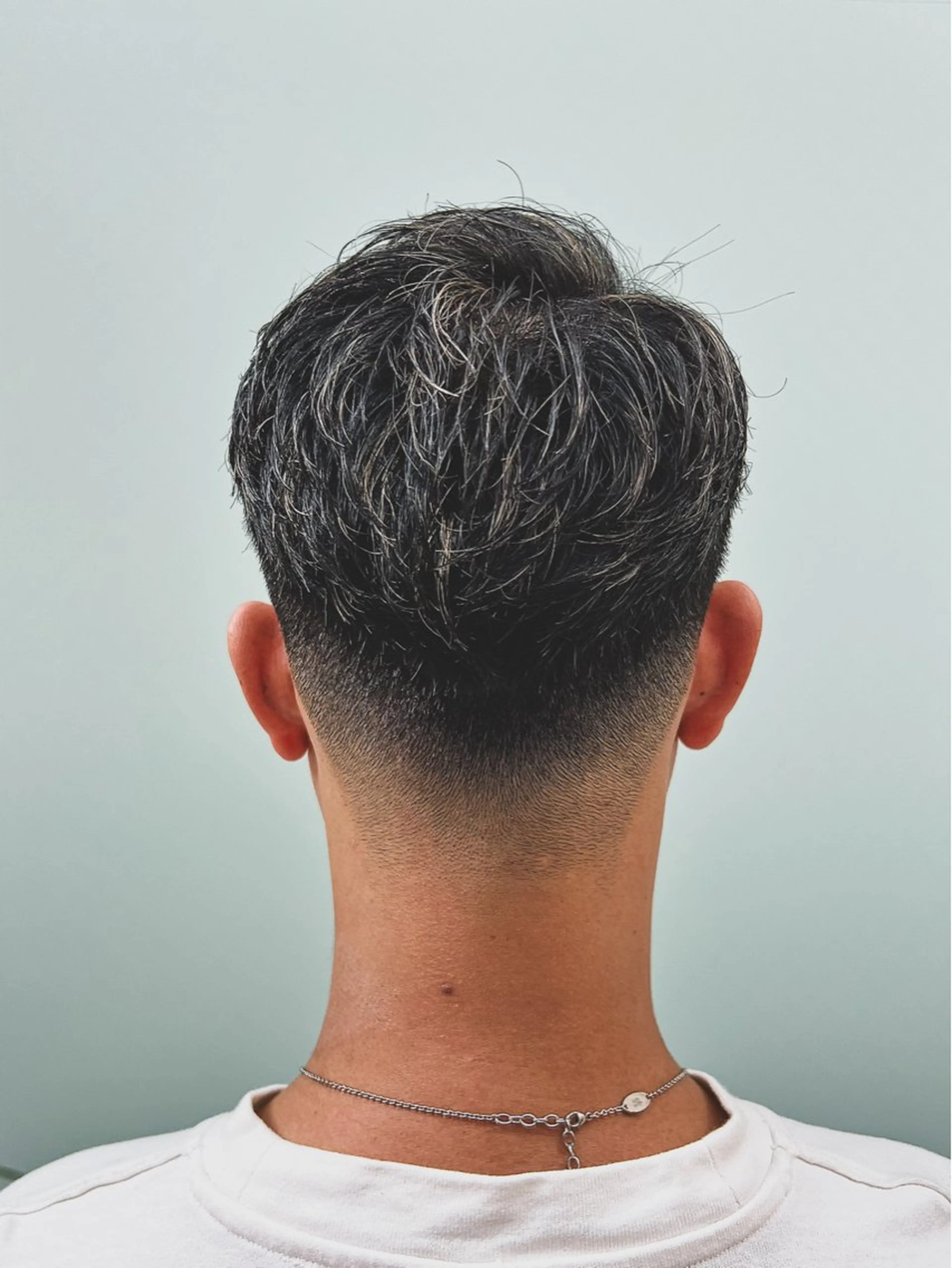 ショート カラー パーマ メンズ 豊崎 佑輔のヘアスタイル