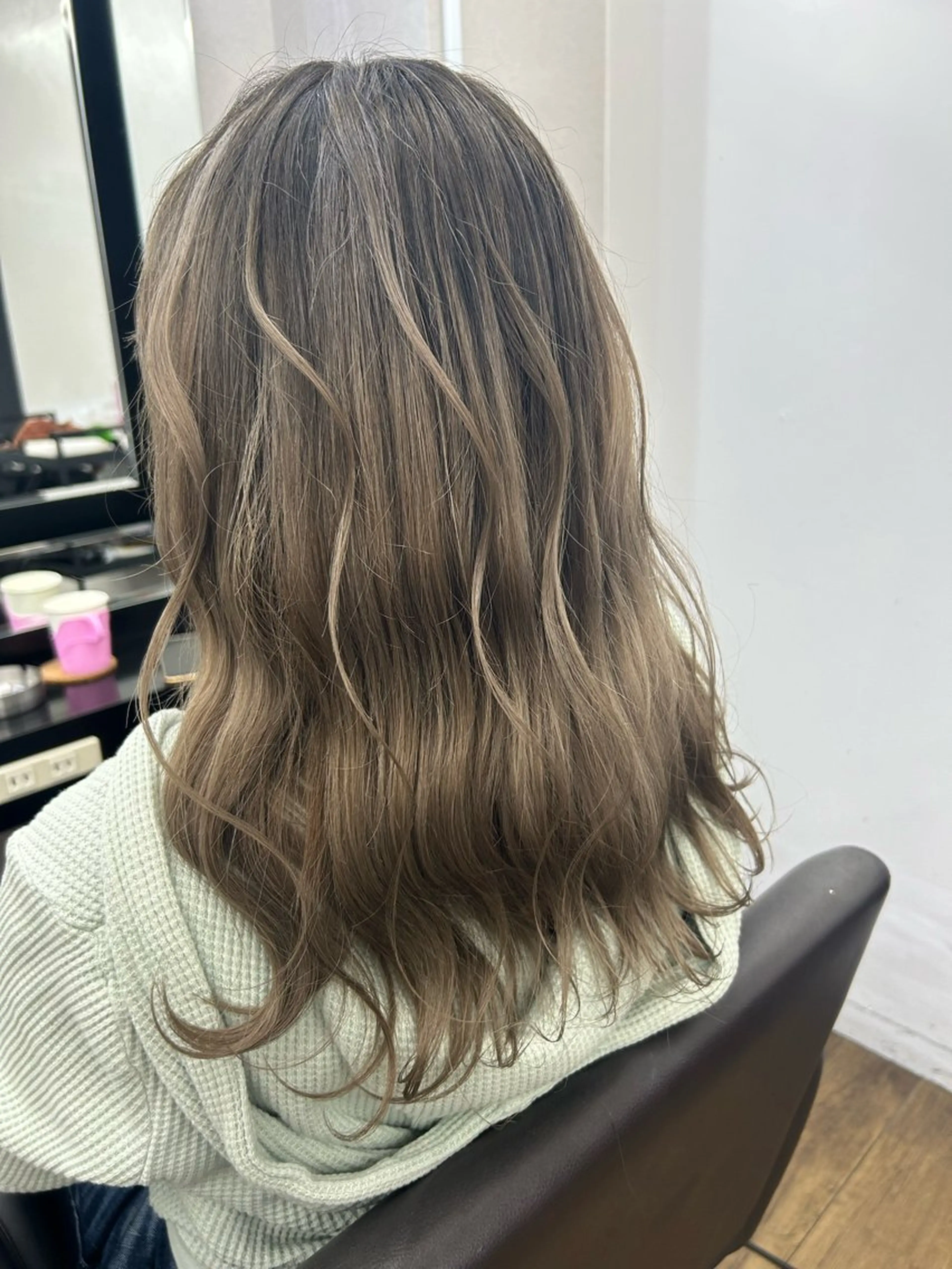 セミロング カラー シールエクステ バレイヤージュ ブリーチ ハイライトカラー エクステ 下妻 カラーエクステ難波のヘアスタイル