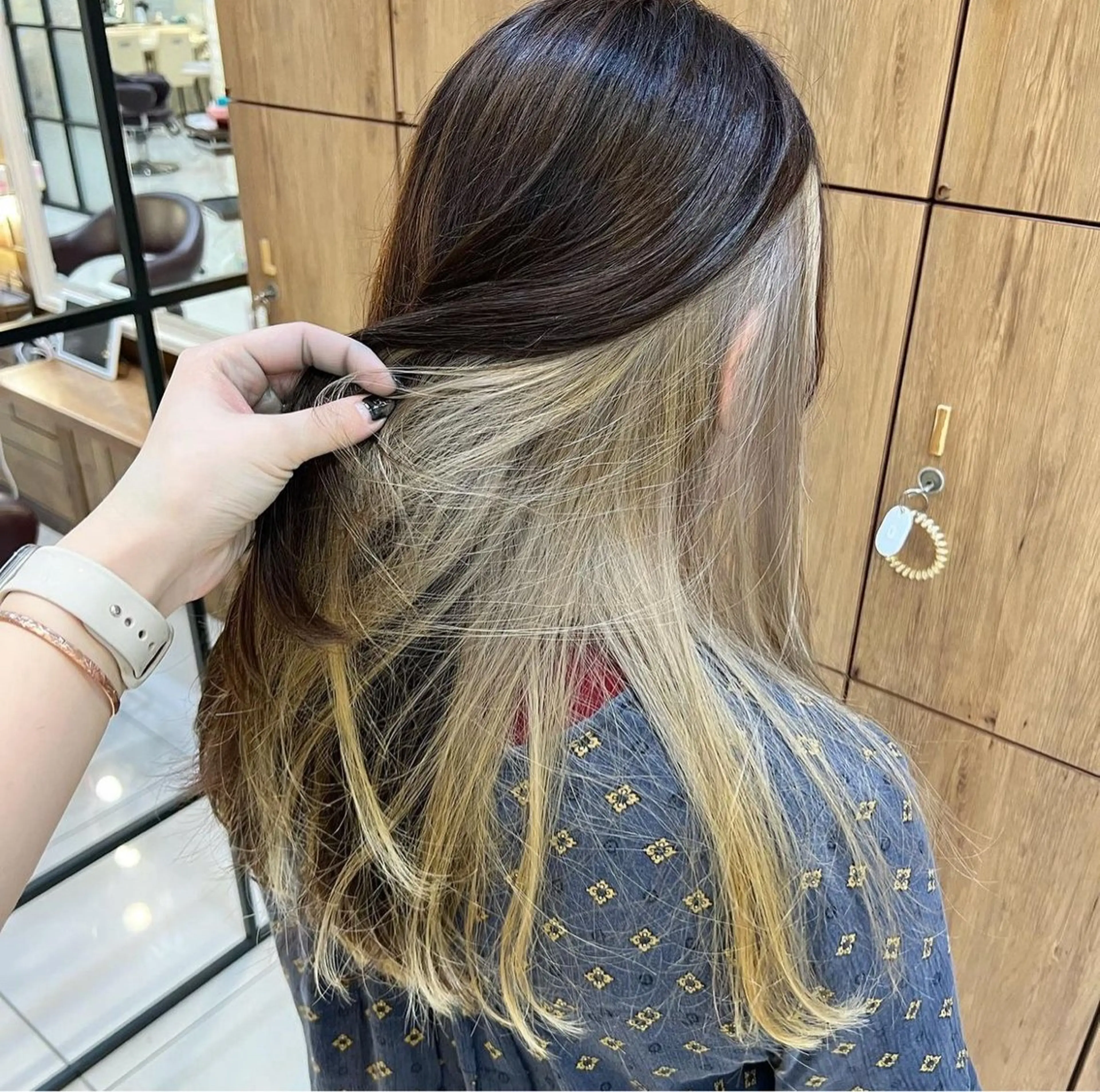 好きな色を大々的に.ᐟ インナーカラー＋プチトリートメント𓂃🫧‪の写真