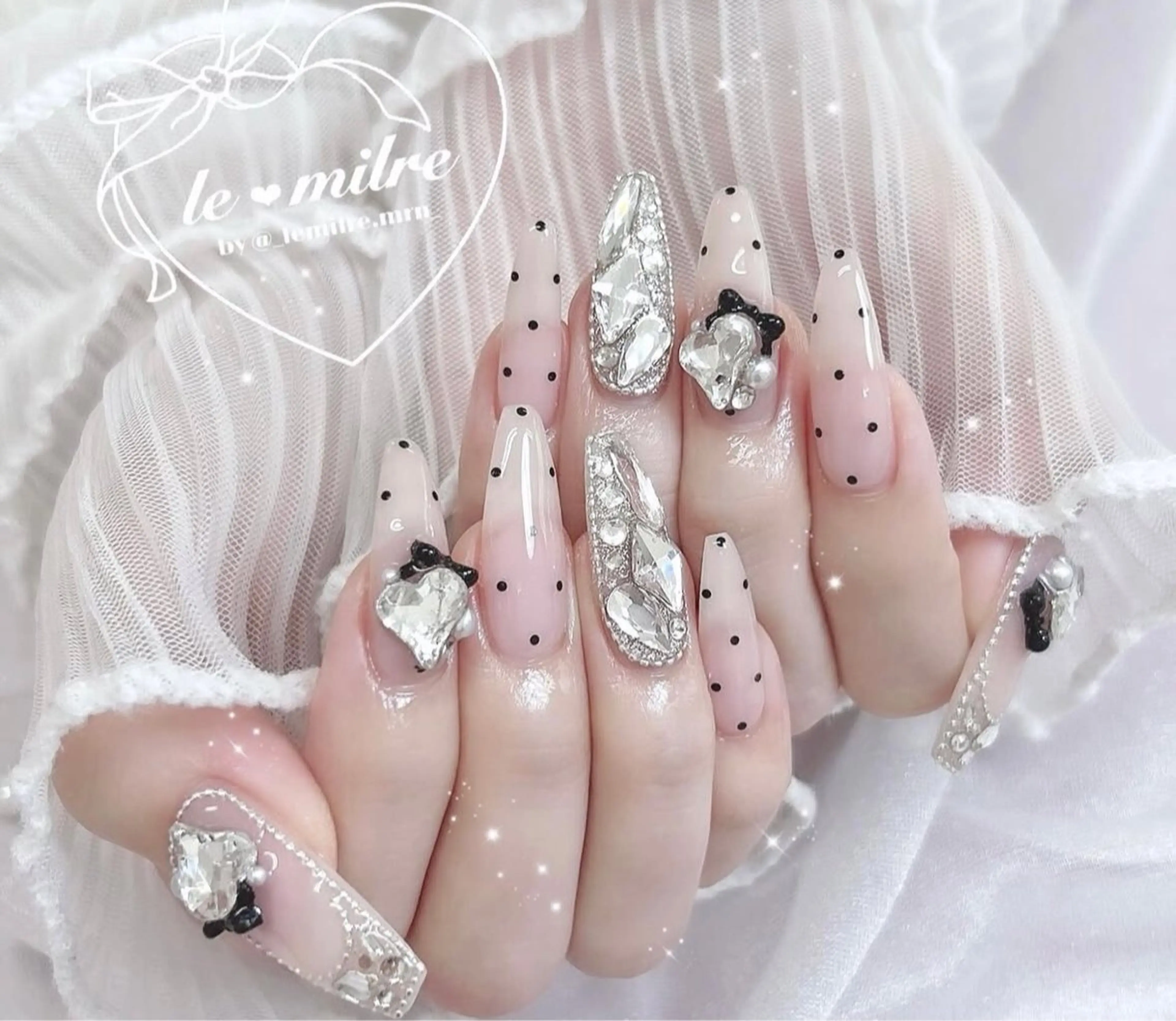 ネイル 長さ出し グラデーション キラキラネイル マグネットネイル ニュアンスネイル ハンドネイル Lee Ainのネイルデザイン