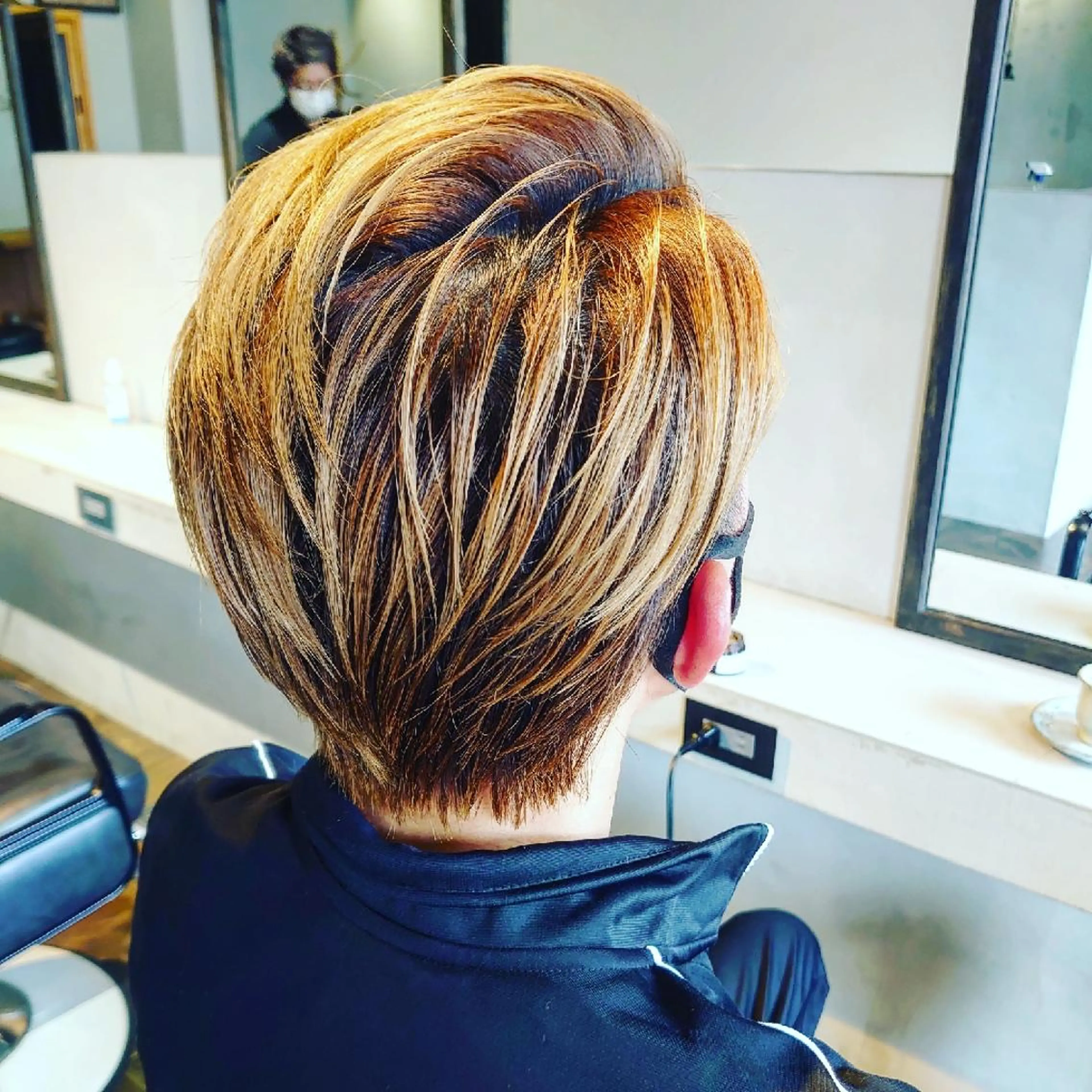 カラー メンズ メンズブリーチ メンズハイトーン ブリーチ ケアブリーチ ハイトーンカラー 川端 智治のヘアスタイル