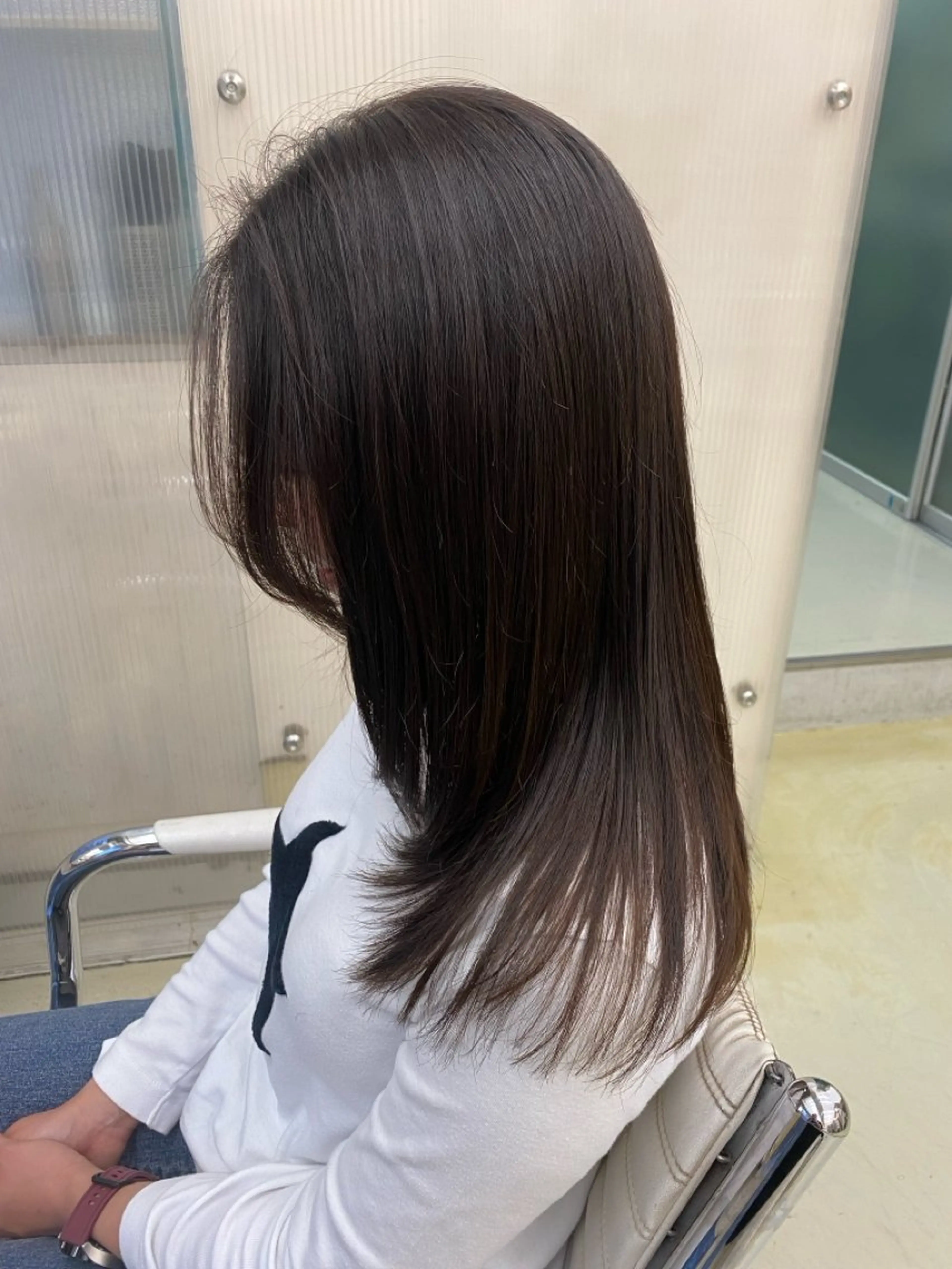 ロング カラー 小林 栞菜のヘアスタイル