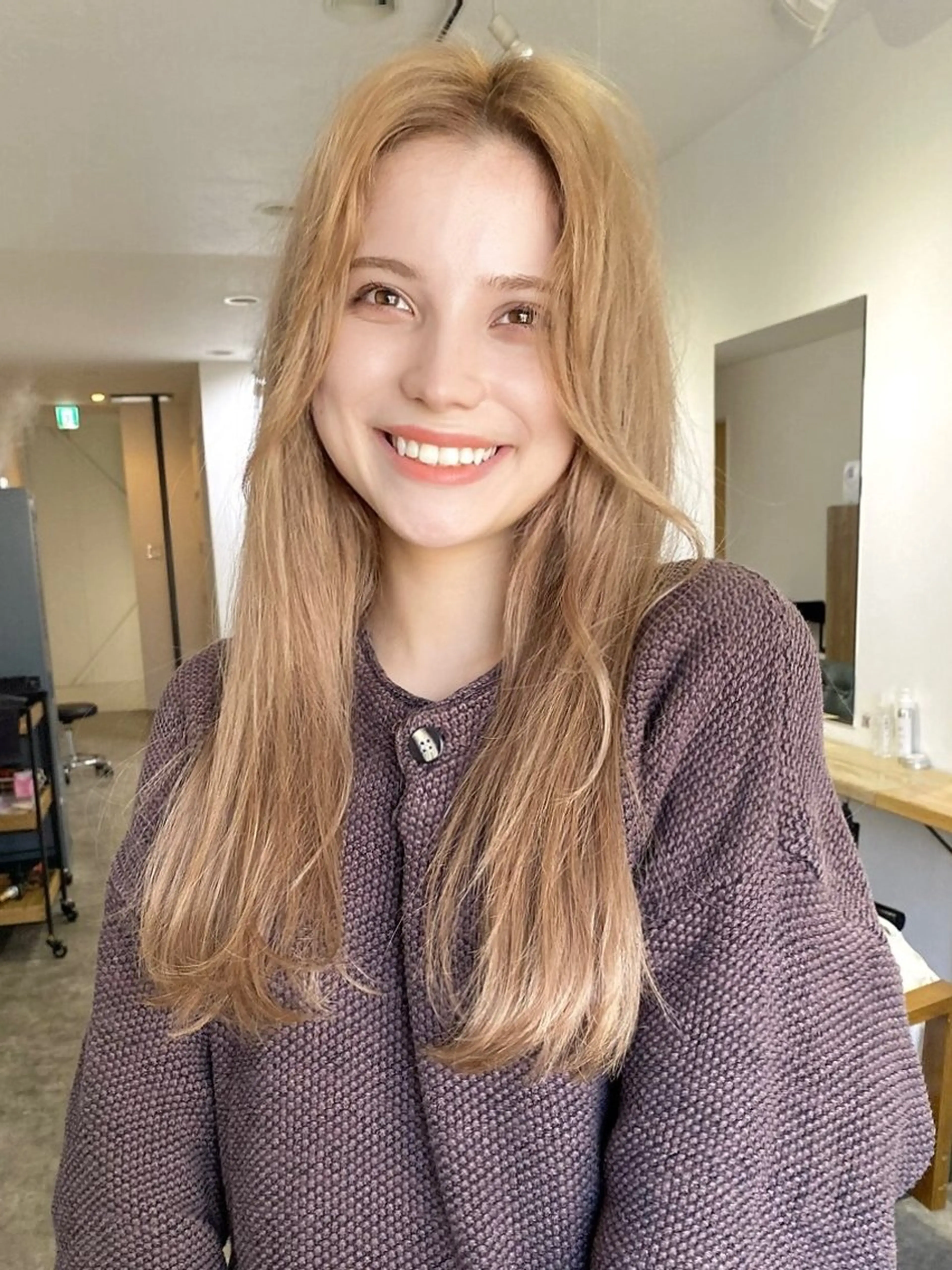 ロング カラー ベージュカラー ブロンド ブロンドベージュ カット ヘアカラー トリートメント 森貴裕/ベージュ/ パーマ/オリーブのヘアスタイル