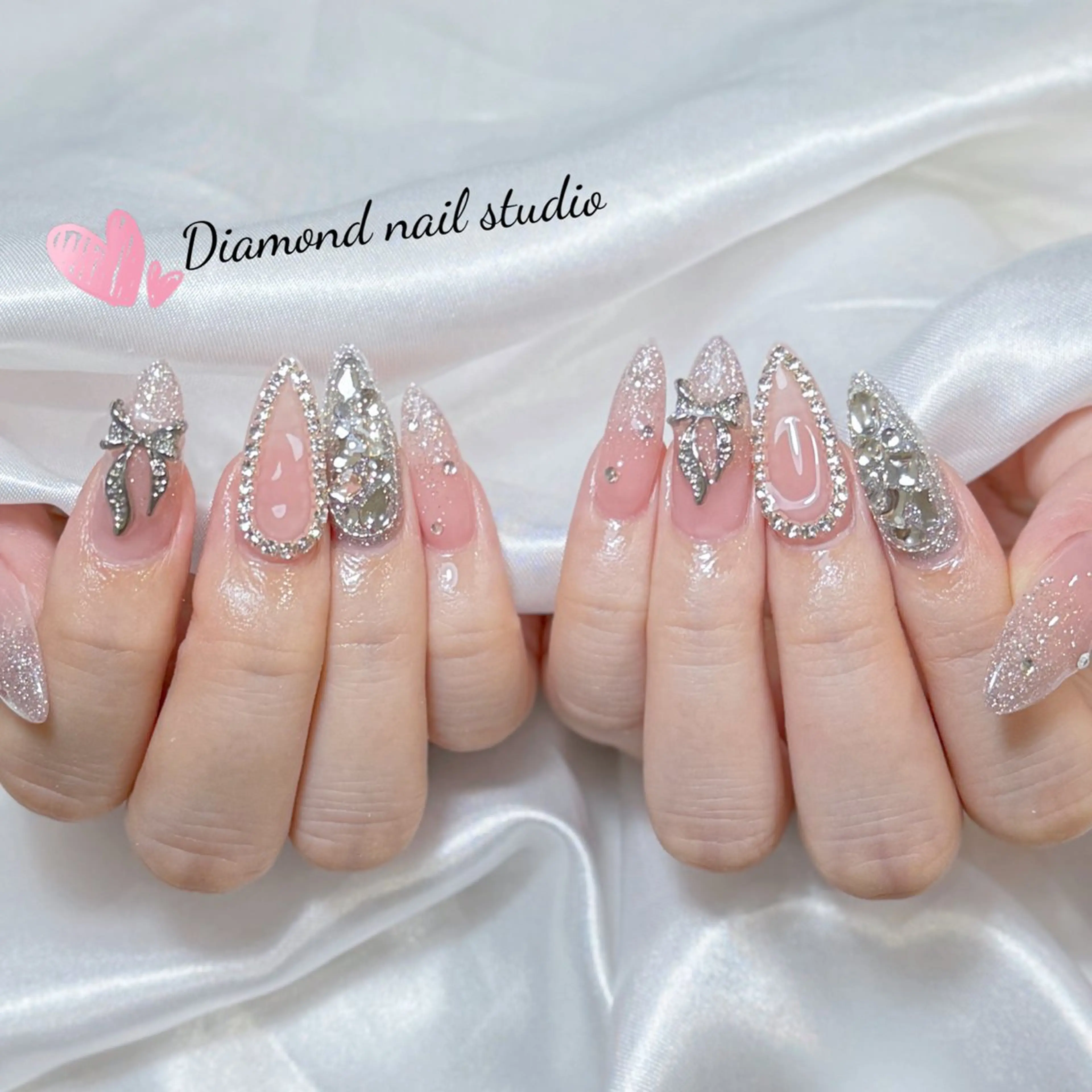 ネイル アートネイル オーロラネイル フラッシュネイル ガーリー キラキラネイル ハンドネイル DIAMOND NAILMANAMIのネイルデザイン