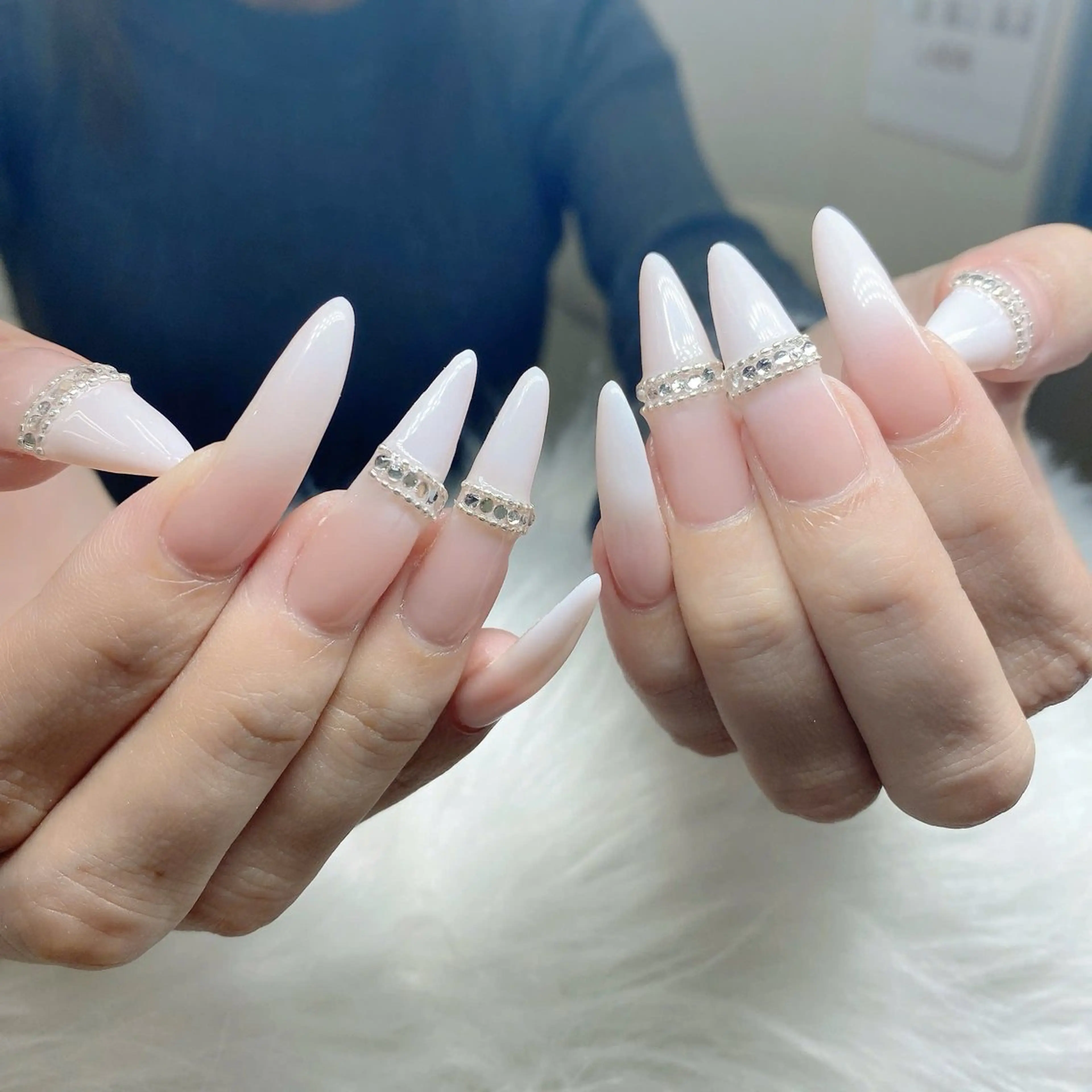 ネイル チークネイル フレンチネイル グラデーション キラキラネイル 韓国ネイル ハンドネイル Minette nailHuongのネイルデザイン