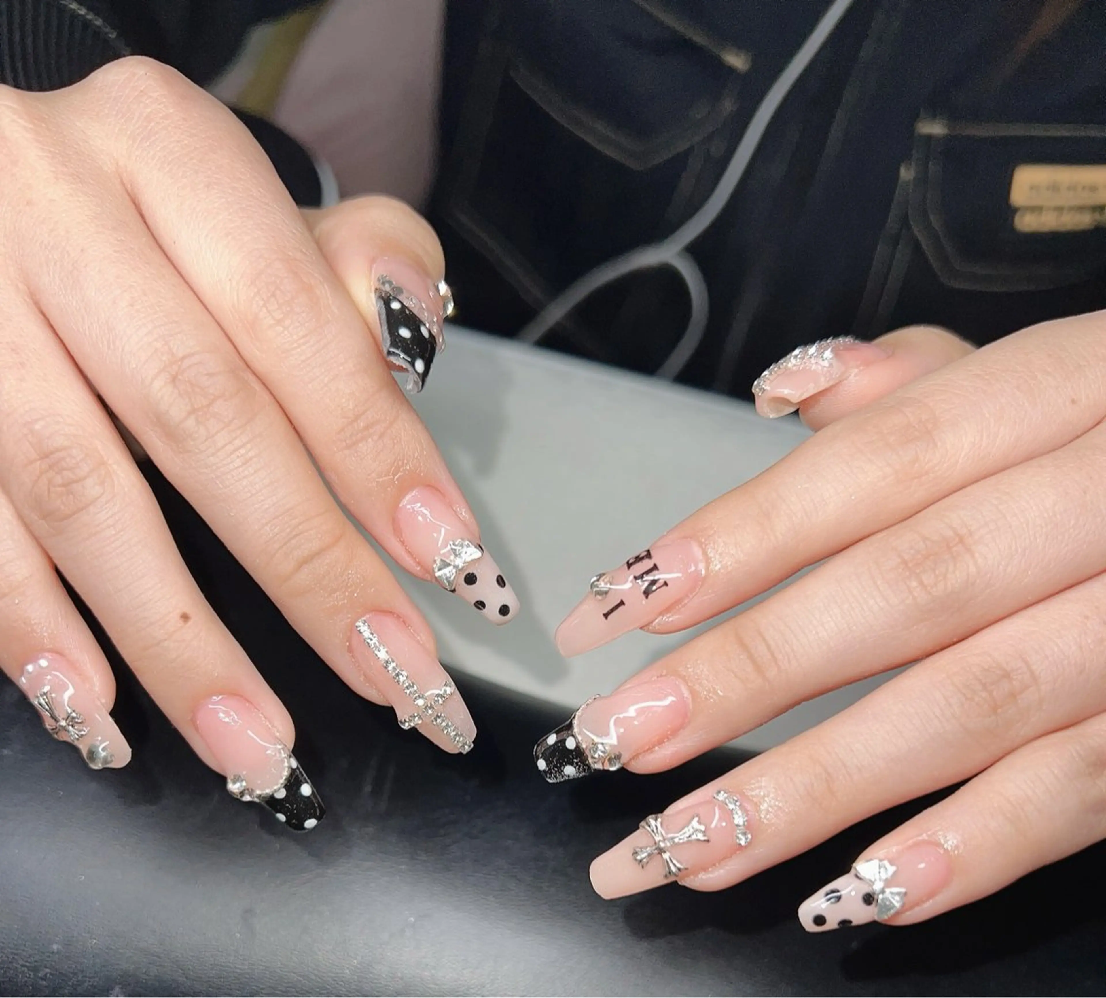 ネイル オーロラネイル チークネイル 長さ出し フットネイル フレンチネイル ハンドネイル Lee Nailsのネイルデザイン