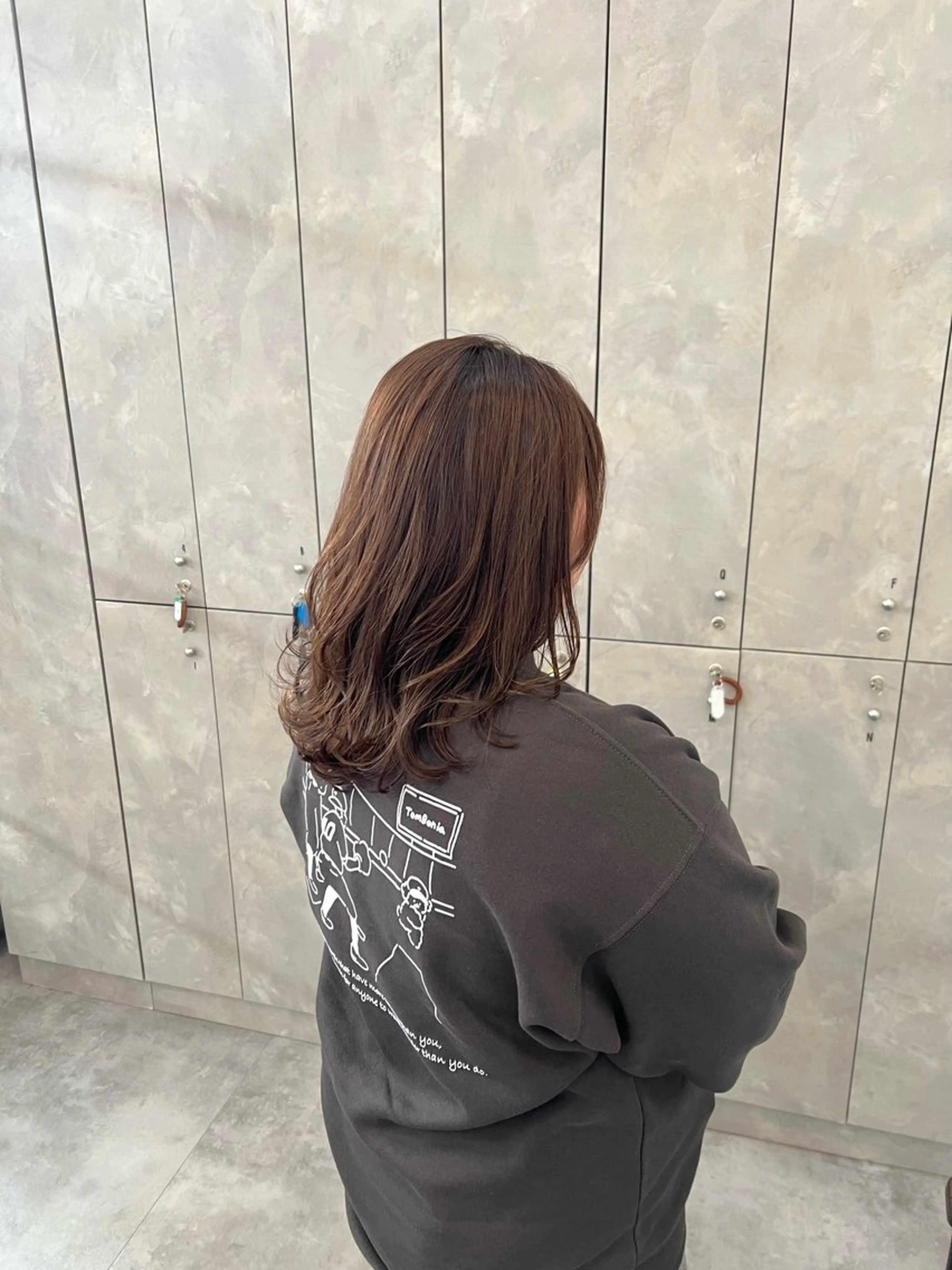 ミディアム カラー 透明感カラー グレージュ レイヤーカット カット ヘアカラー トリートメント ✨NOMAD印西✨ 黒川勇輝のヘアスタイル