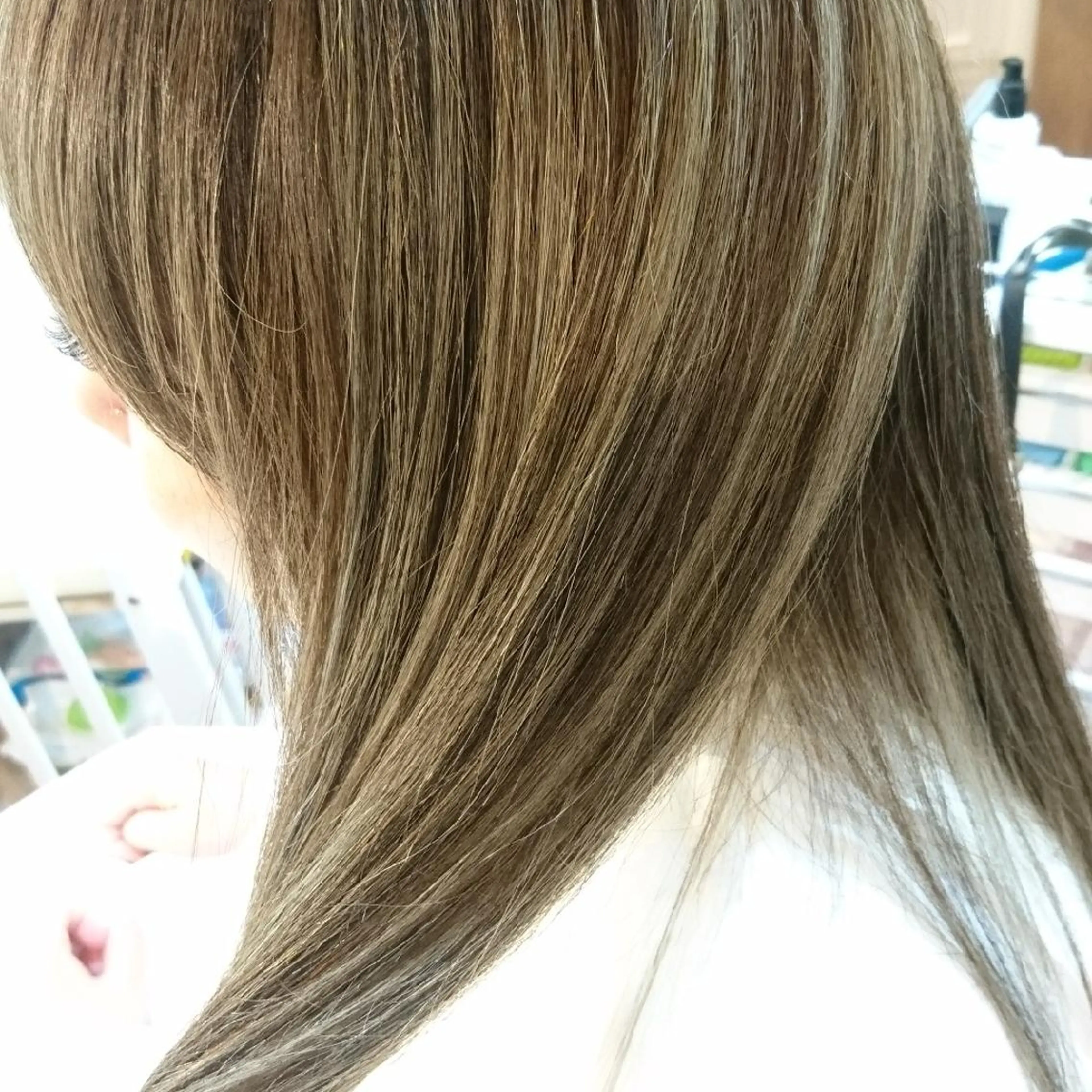 カラー スミダ モモコのヘアスタイル