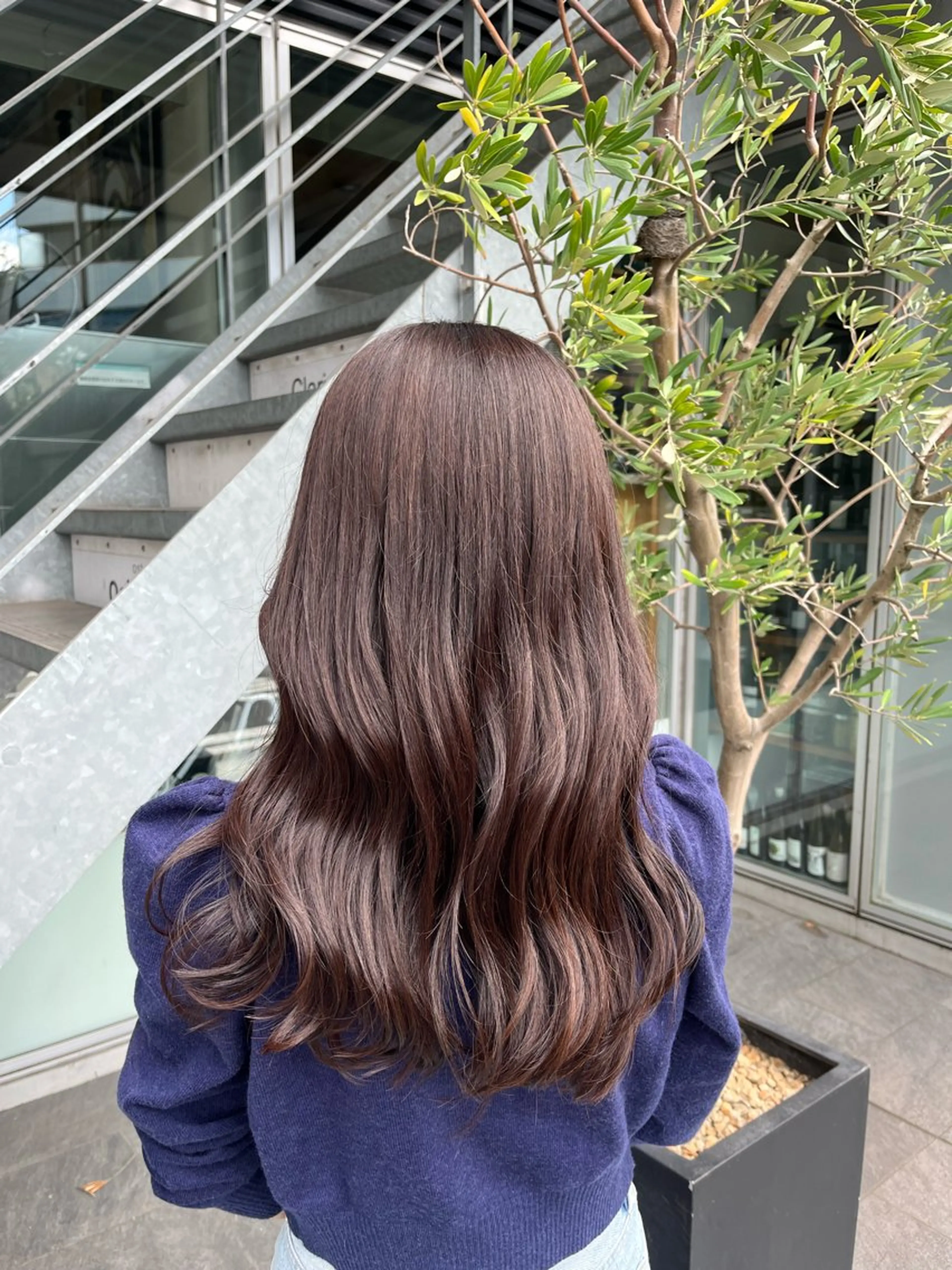ロング ヘアカラー 和泉田 真白のヘアスタイル