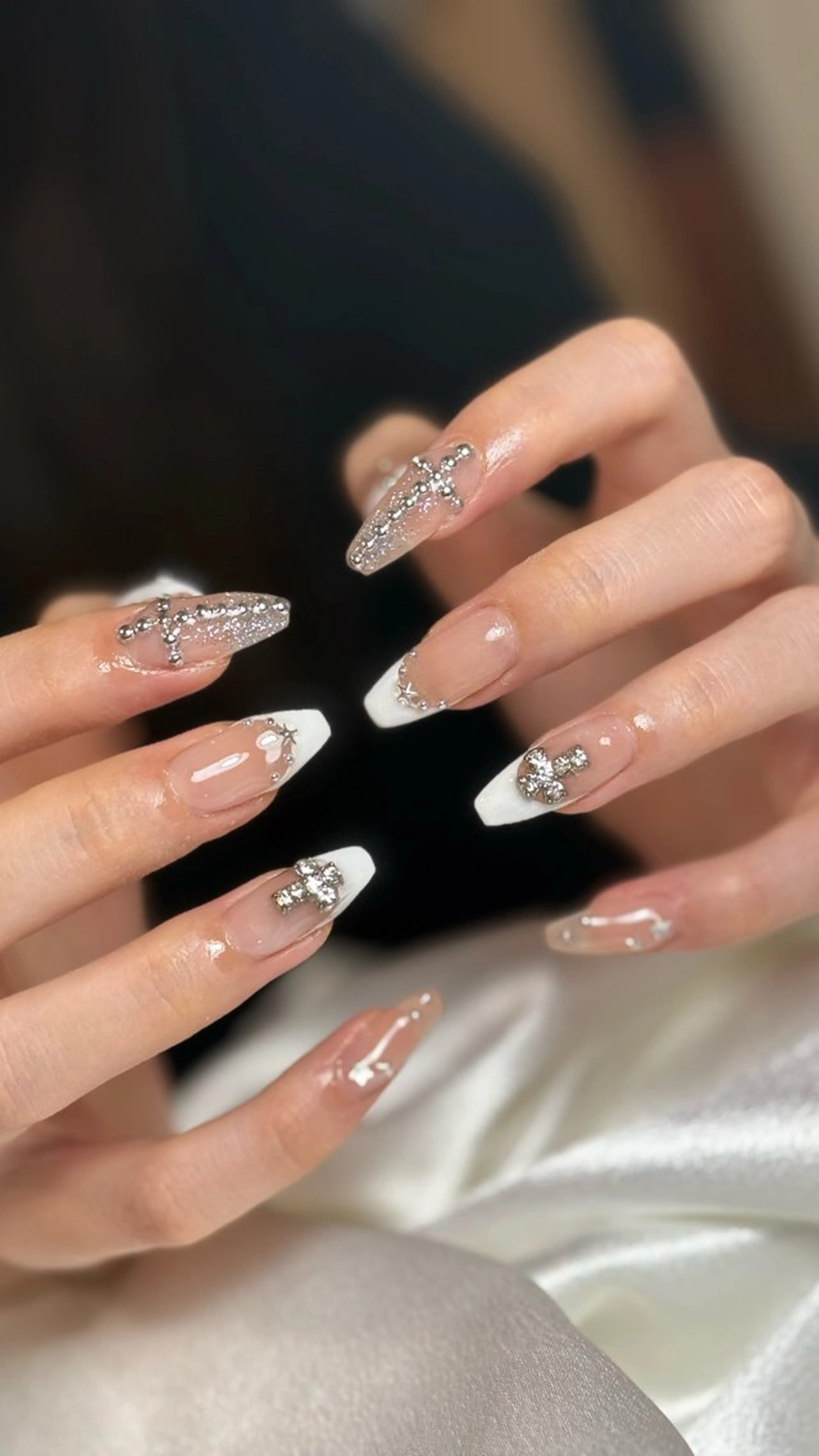 ネイル ハンドネイル ルシイ🎀新宿長さ 出しパーツ専門店のネイルデザイン