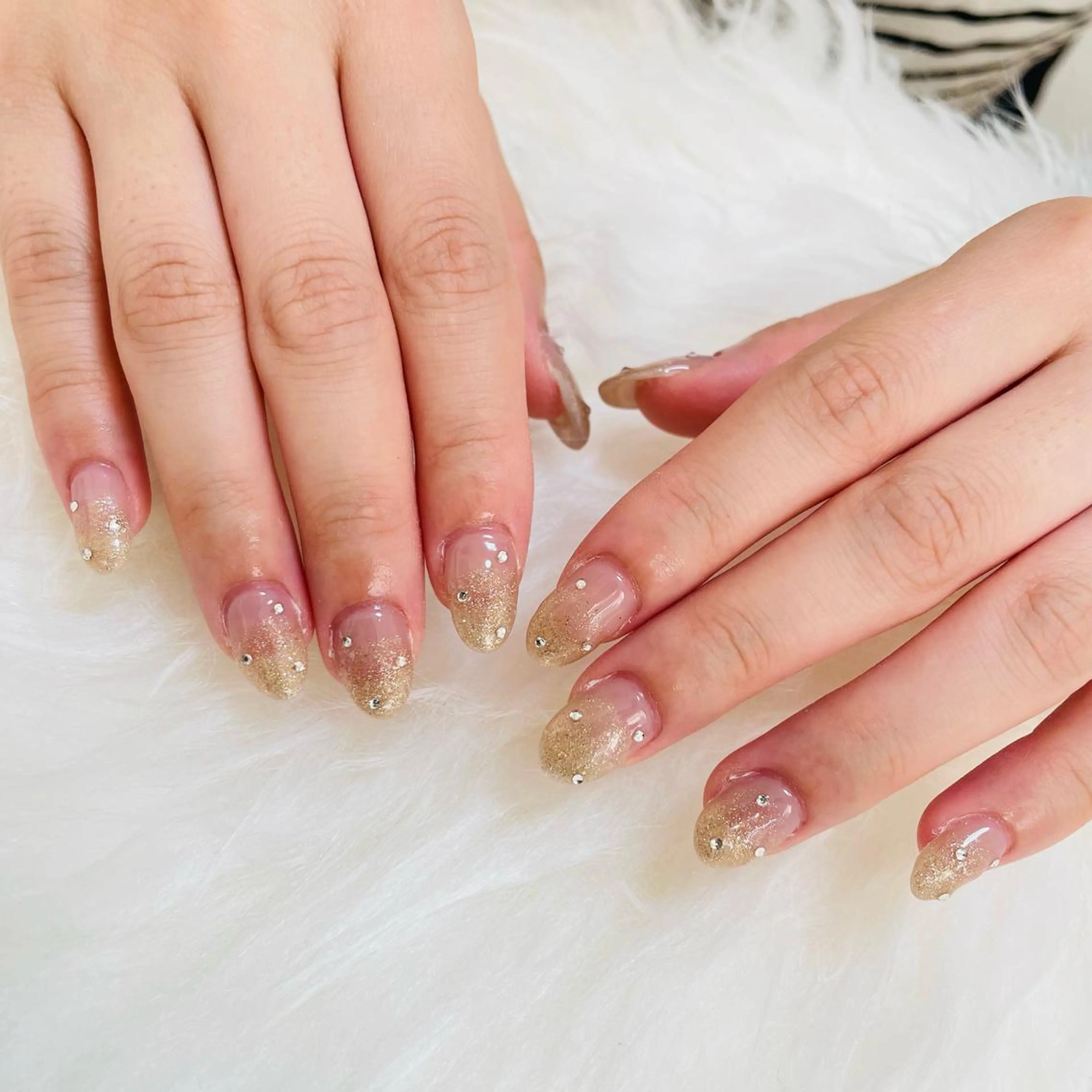 ☆長さ出しショート💅ワンカラーorラメグラデーション☆の写真