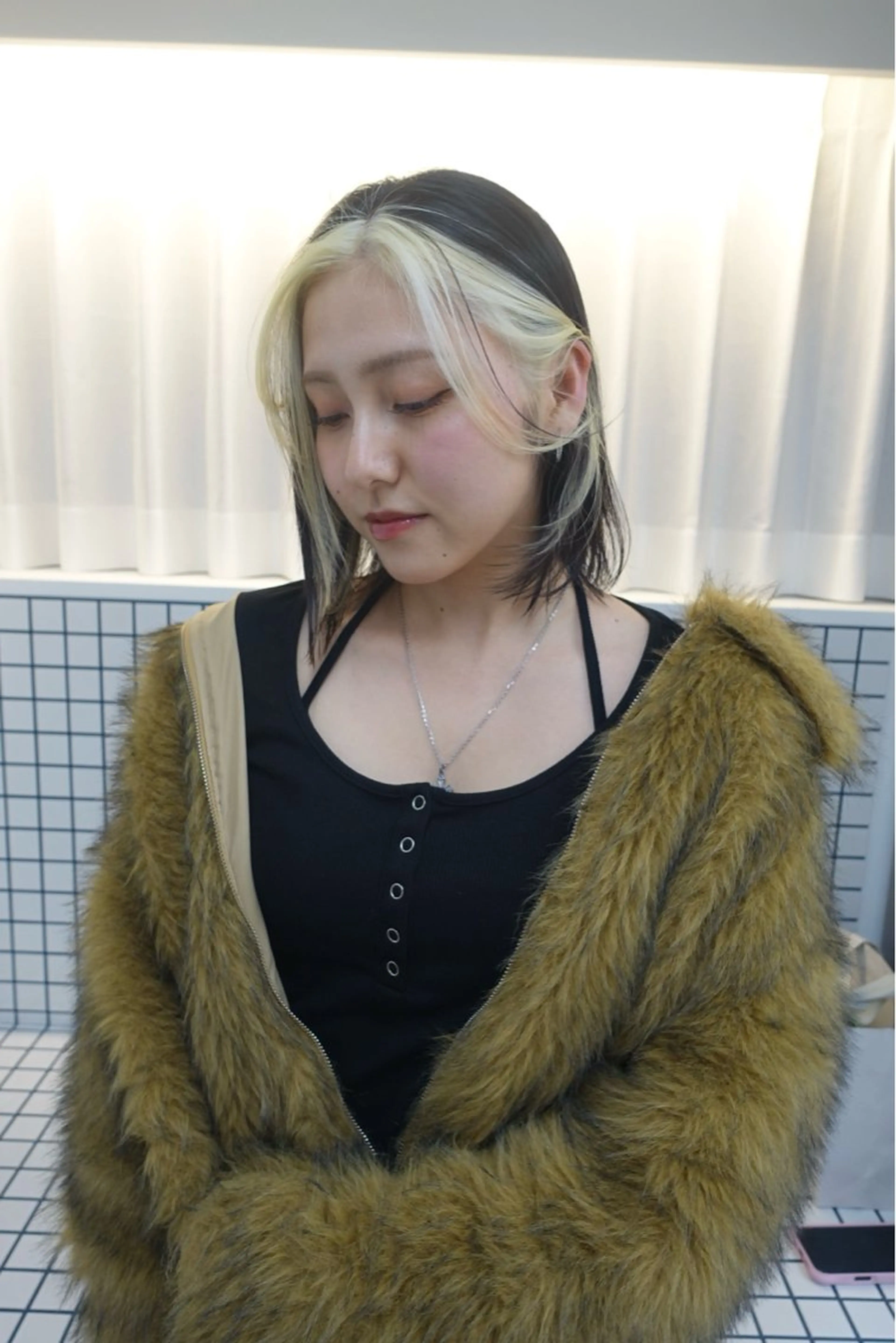 ミディアム カラー ミストバング デザインカラー  フェイスフレーミング ヘアカラー トリートメント Momoka🪷 /ハイトーンのヘアスタイル