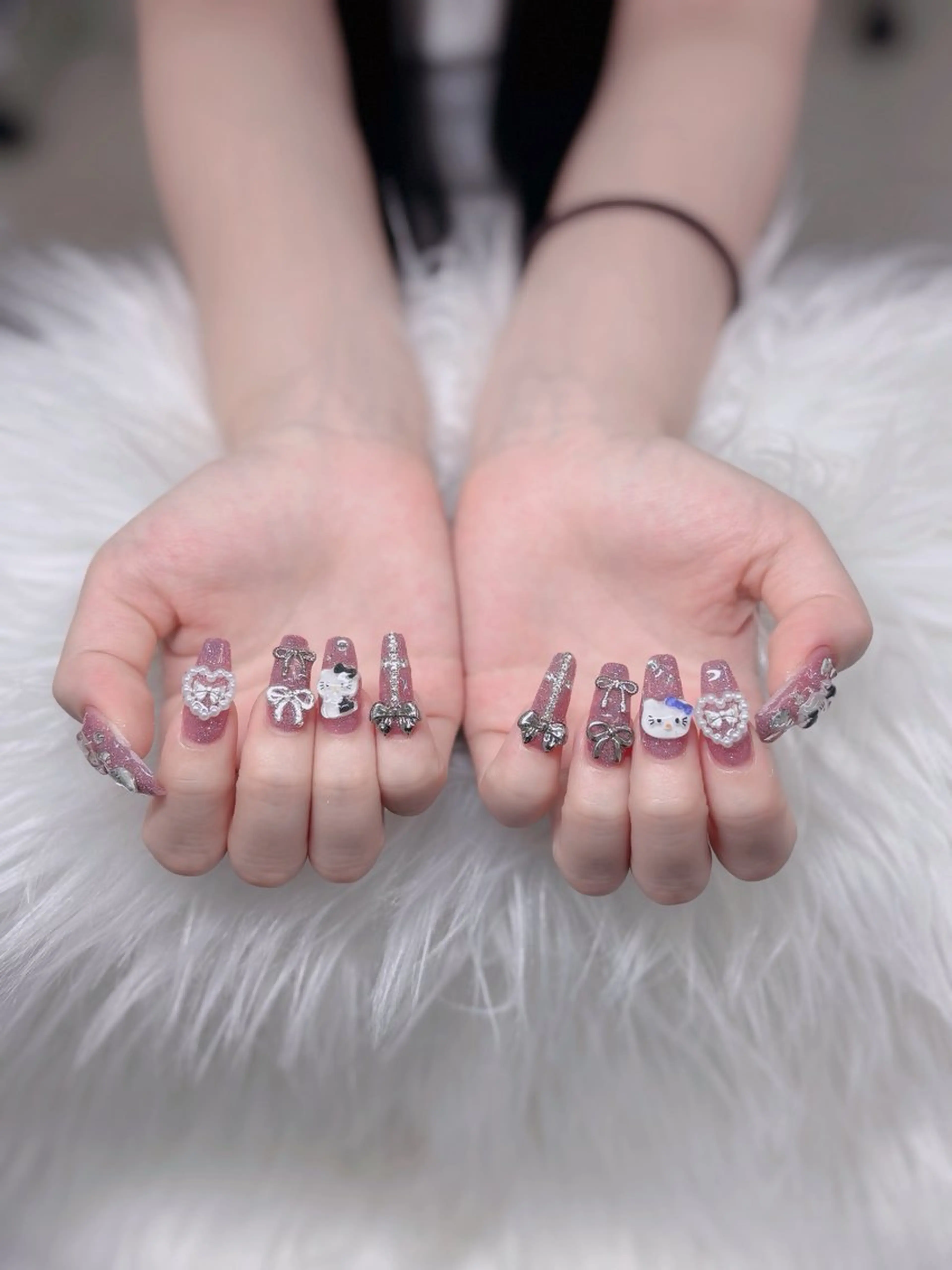 ネイル フレンチネイル ジェルネイル キラキラネイル 韓国ネイル マグネットネイル Julli NailStudioのネイルデザイン