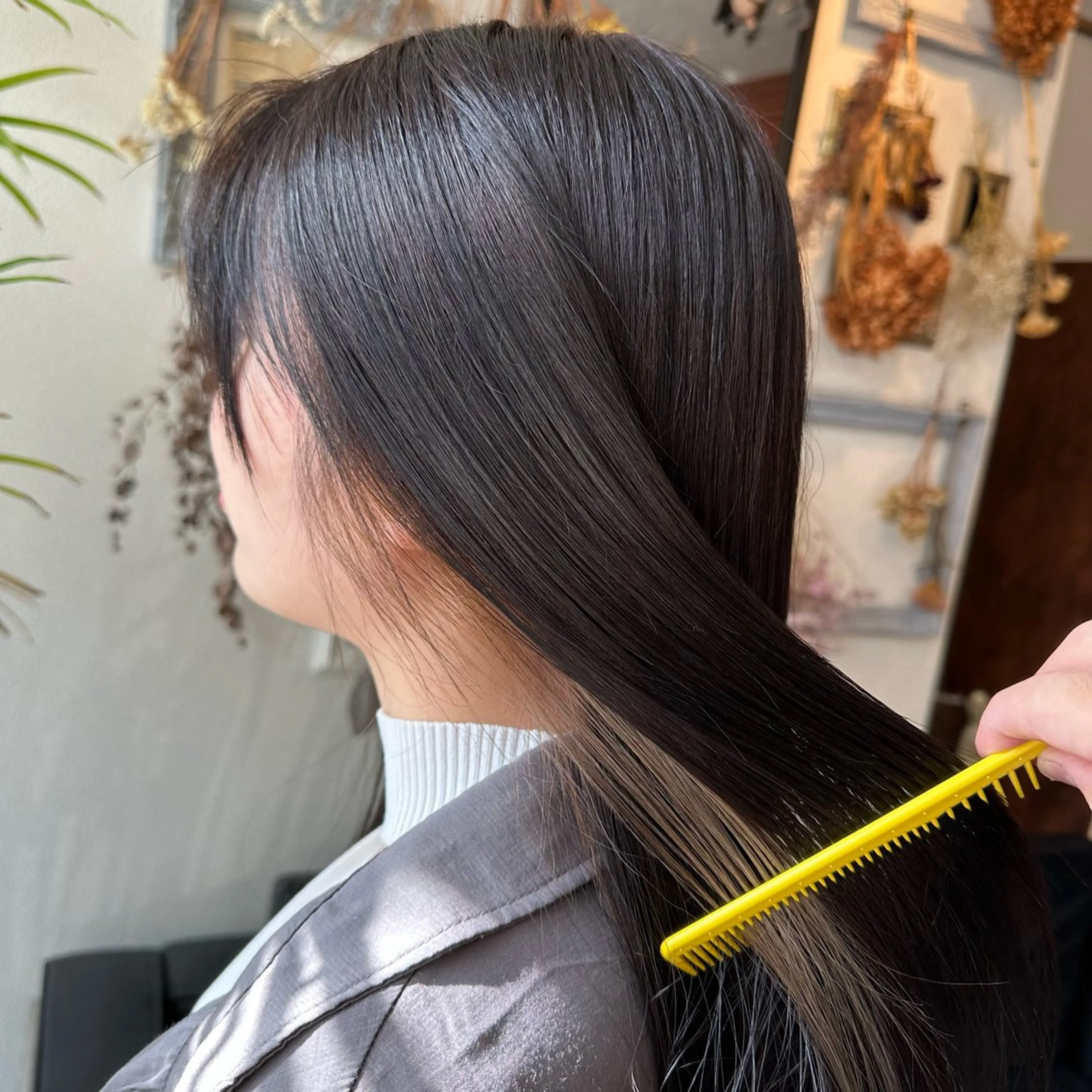 ロング カラー ブリーチ ヘアカラー インナーカラー指名 No.1菊池柊真のヘアスタイル