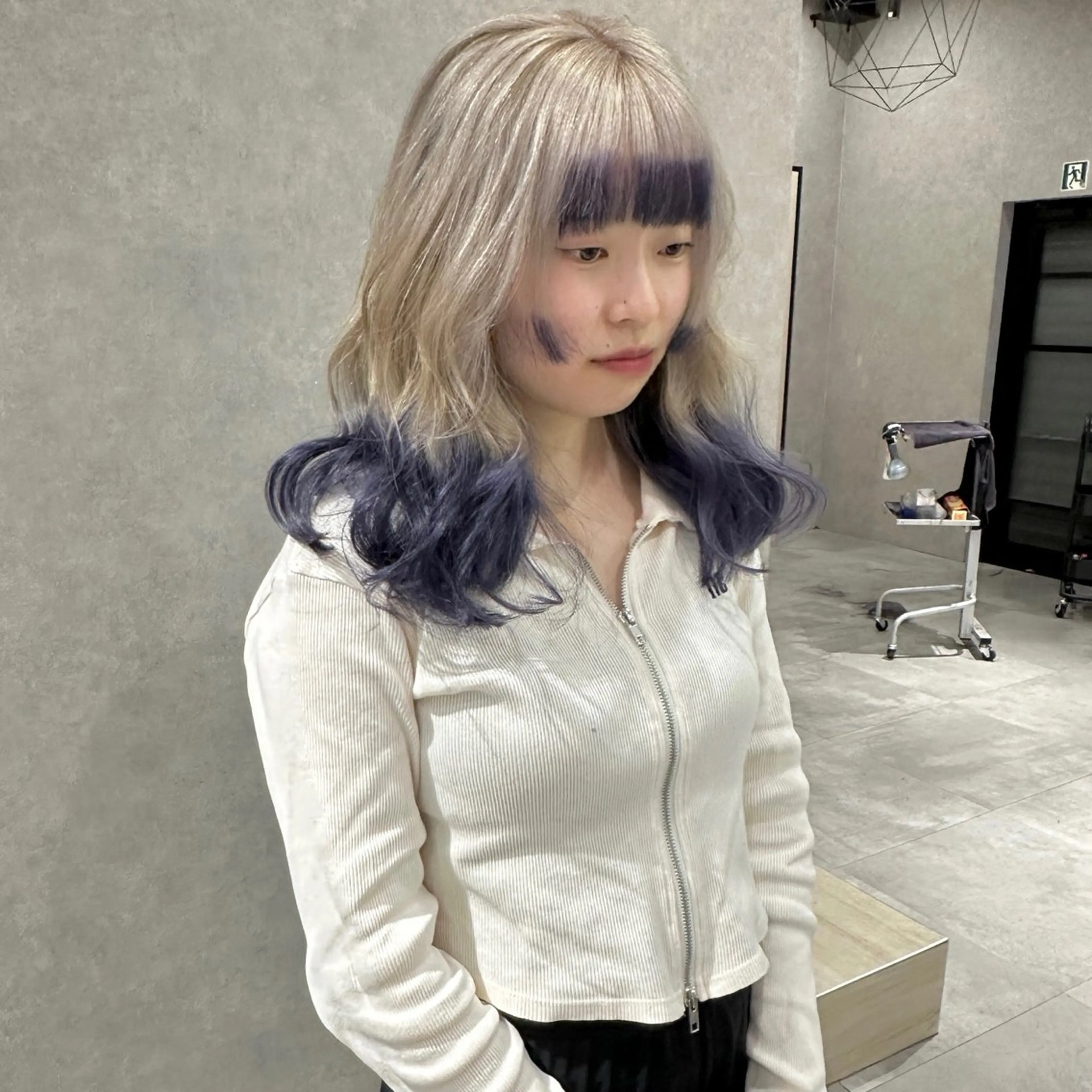 セミロング カラー はちすか るかのヘアスタイル