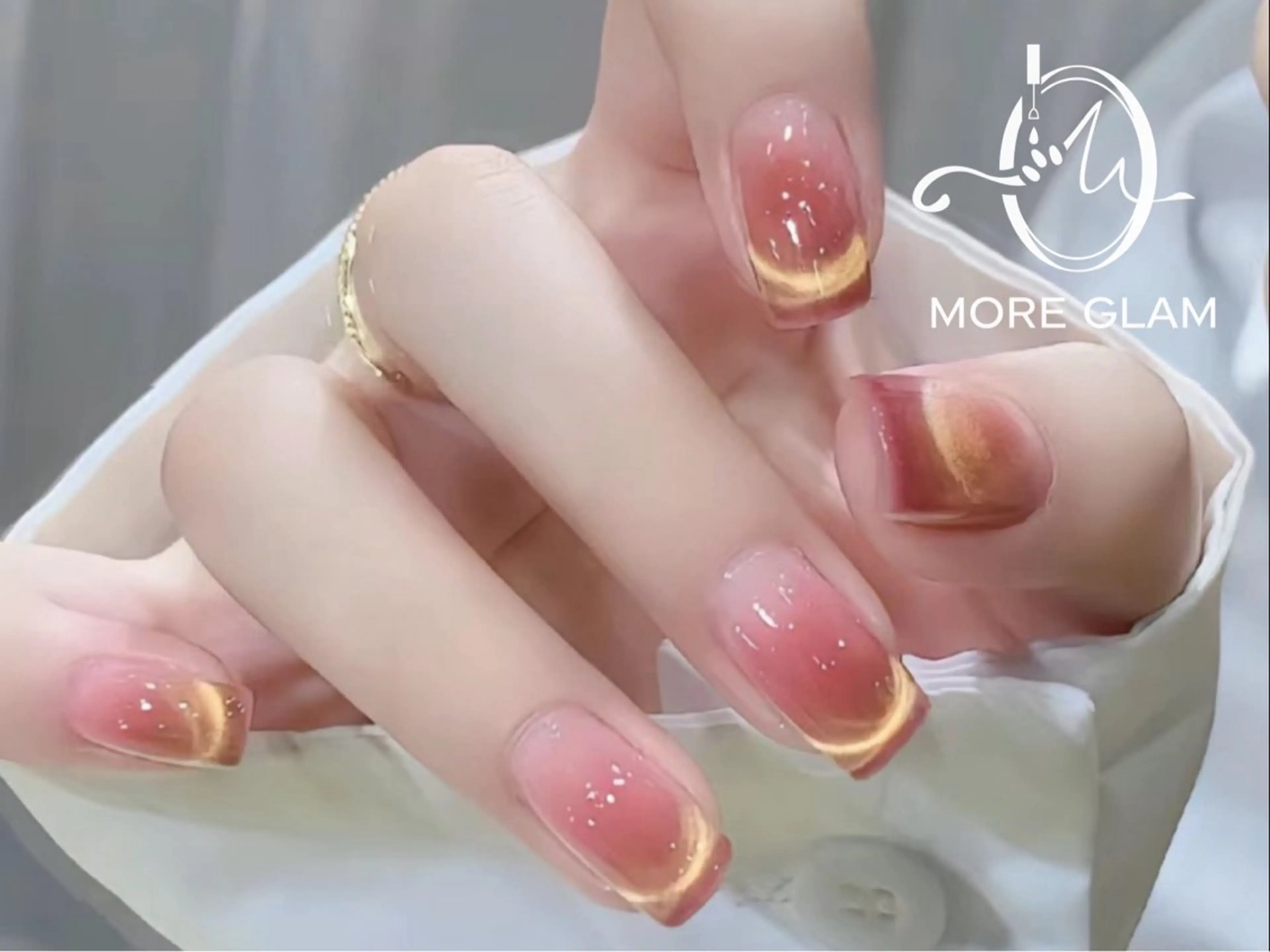 ネイル More Glam 池袋東口店のネイルデザイン