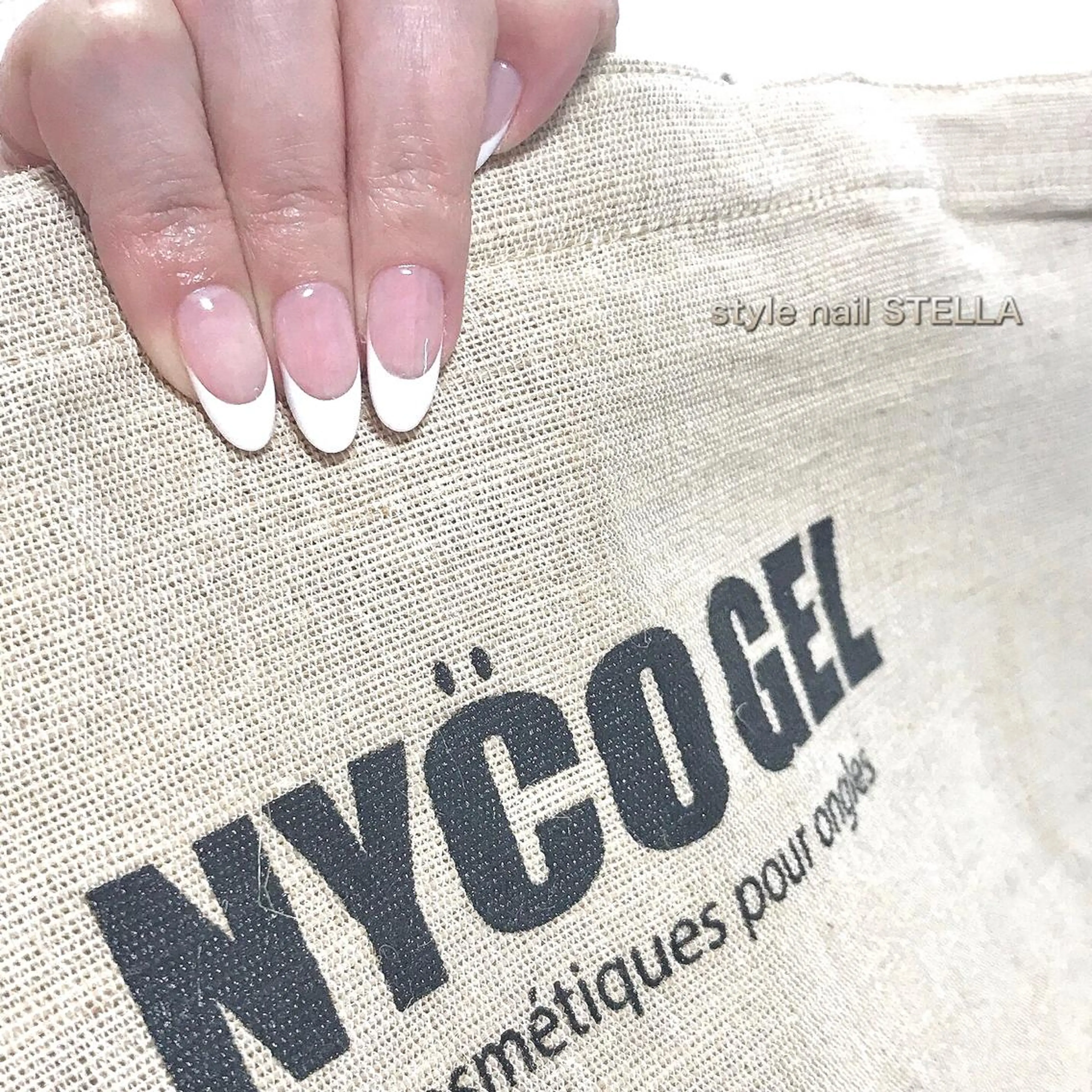 ネイル フレンチネイル ハンドネイル ステラ marikominoのネイルデザイン