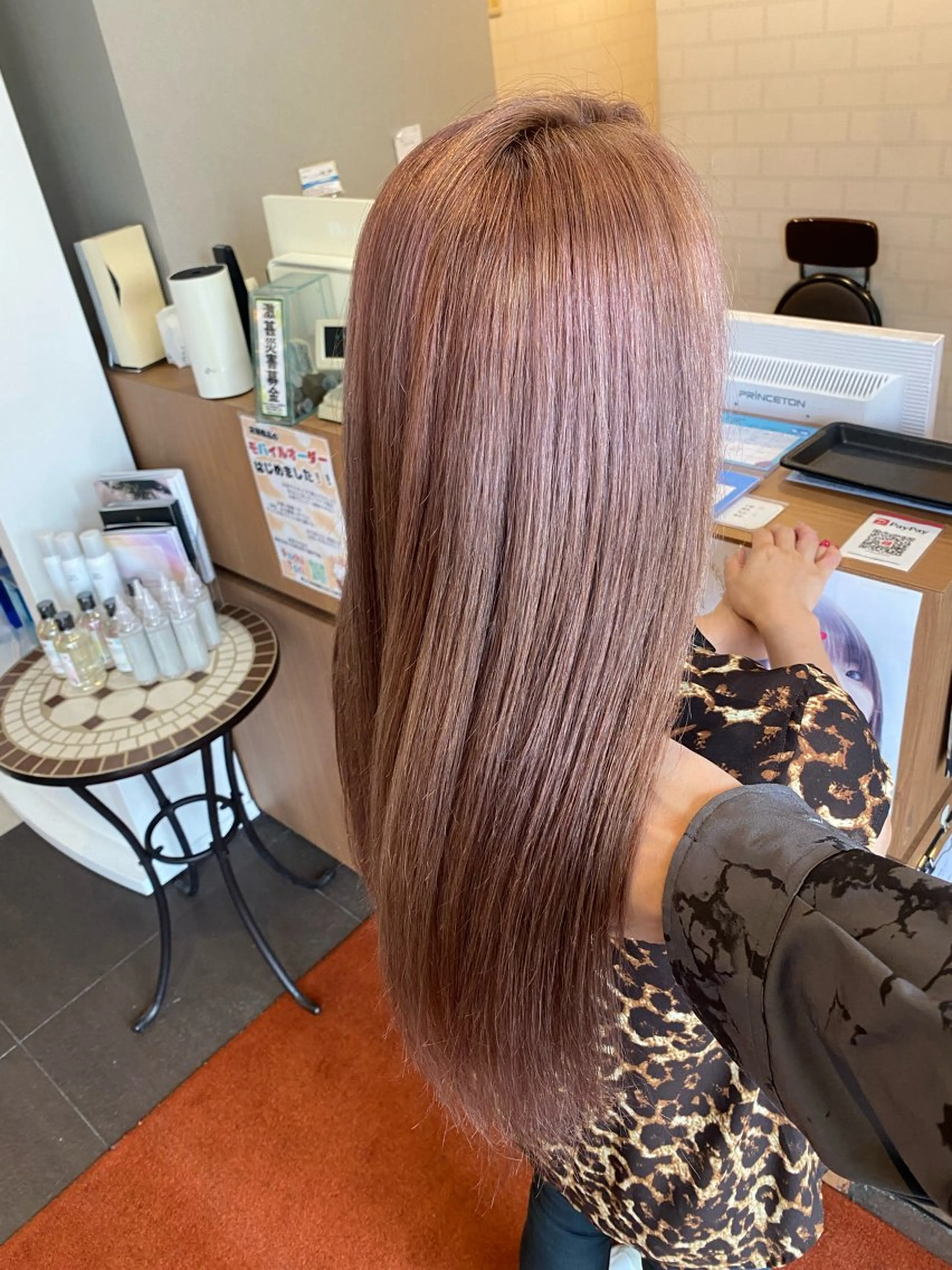 ロング カラー ベージュカラー イルミナカラー ミルクティーベージュ ピンクカラー 塩谷黎✨ブリーチ無W カラーメンズパーマ✨のヘアスタイル