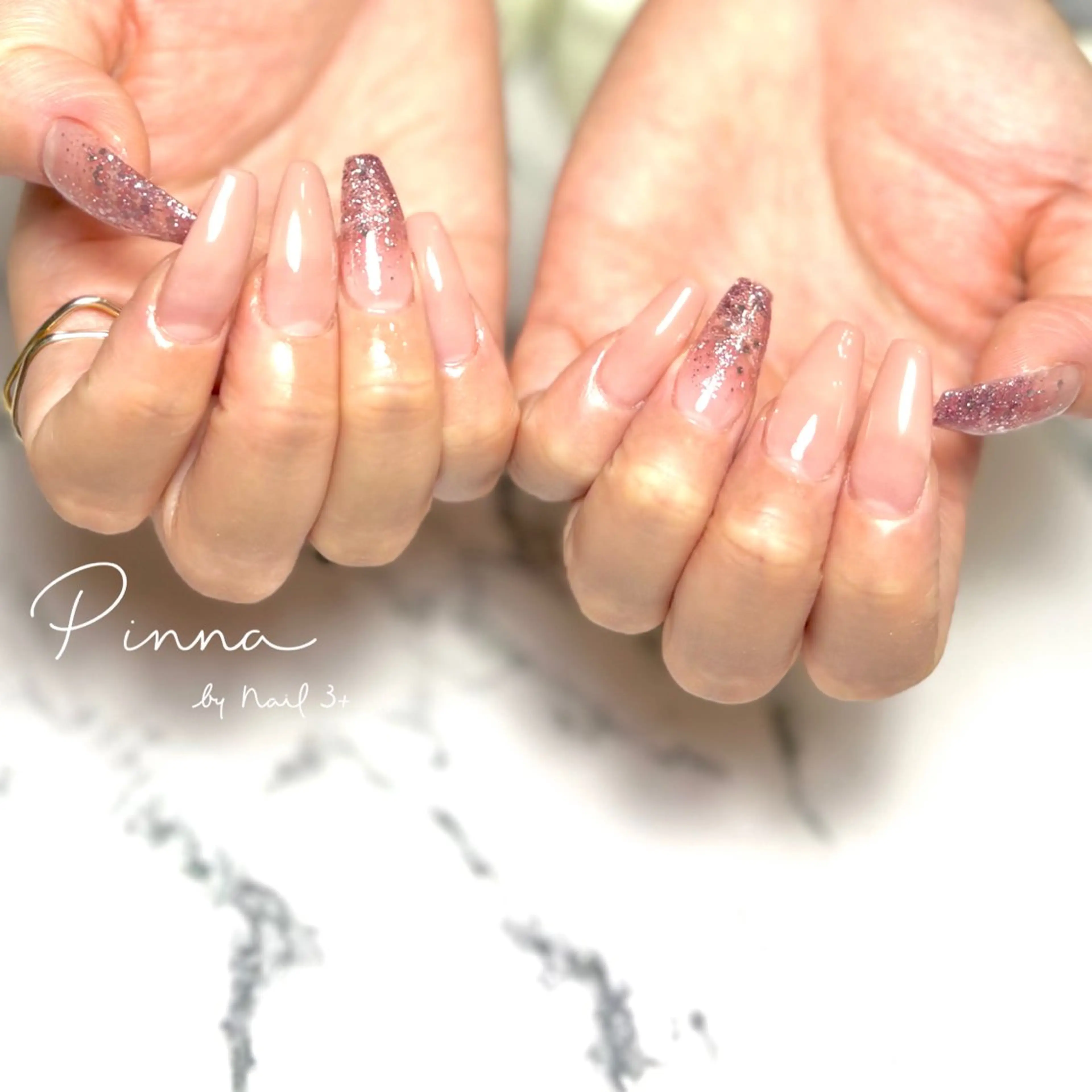 ネイル 長さ出し ラメ(グリッター) ピンク Pinna by nail3+所属・Mayu 🌷🦋のネイルデザイン