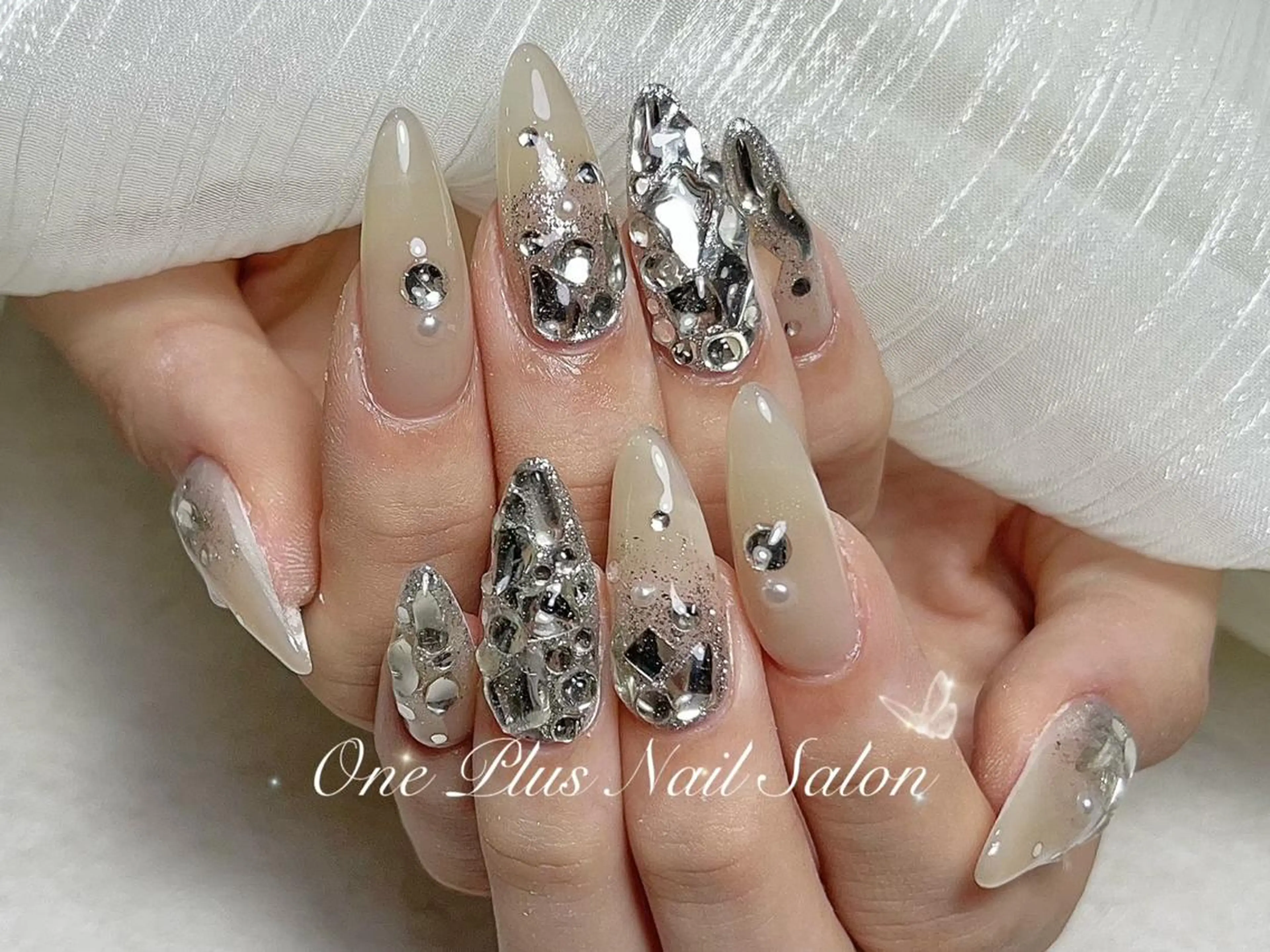 ネイル ハンドネイル One Plus キキのネイルデザイン