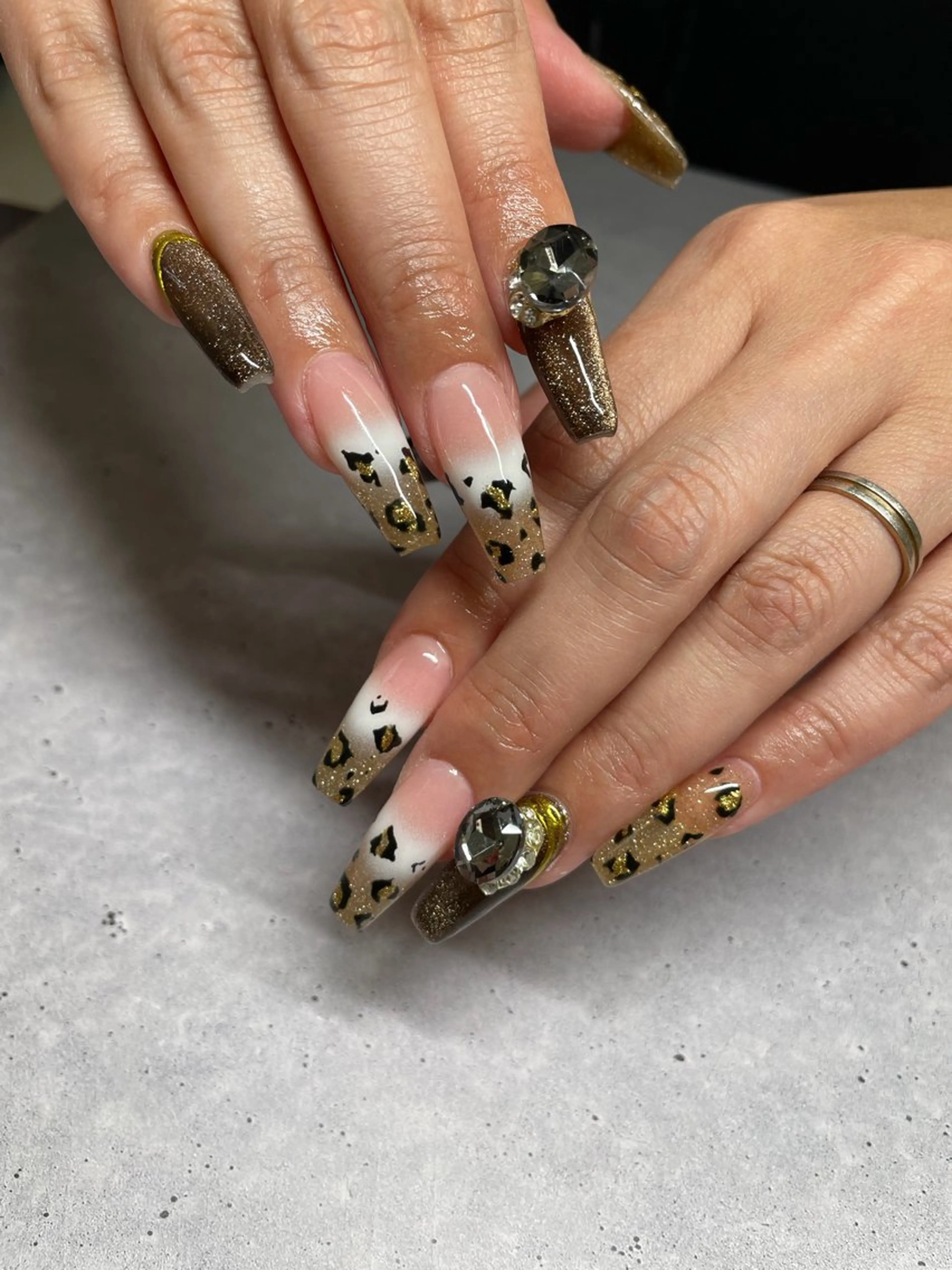 撮影用モデル様。1名様のみ。当日のみハンドネイル、アクリルスカルプアート込み。オフ代別途。確認事項があります。の写真