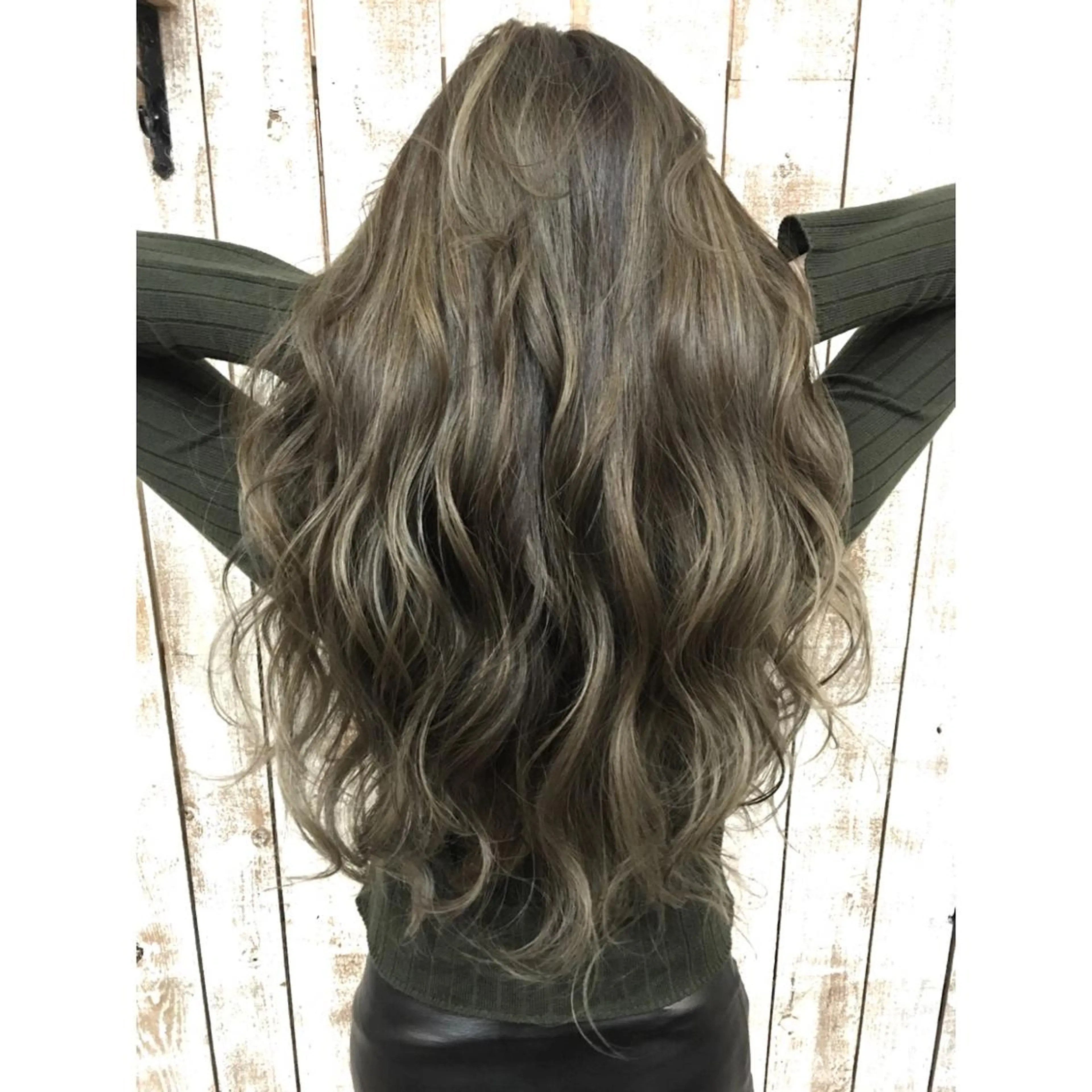 ロング カラー ハイライトカラー 3Dハイライト ハイライト ヘアカラー トリートメント 井上 一平のヘアスタイル