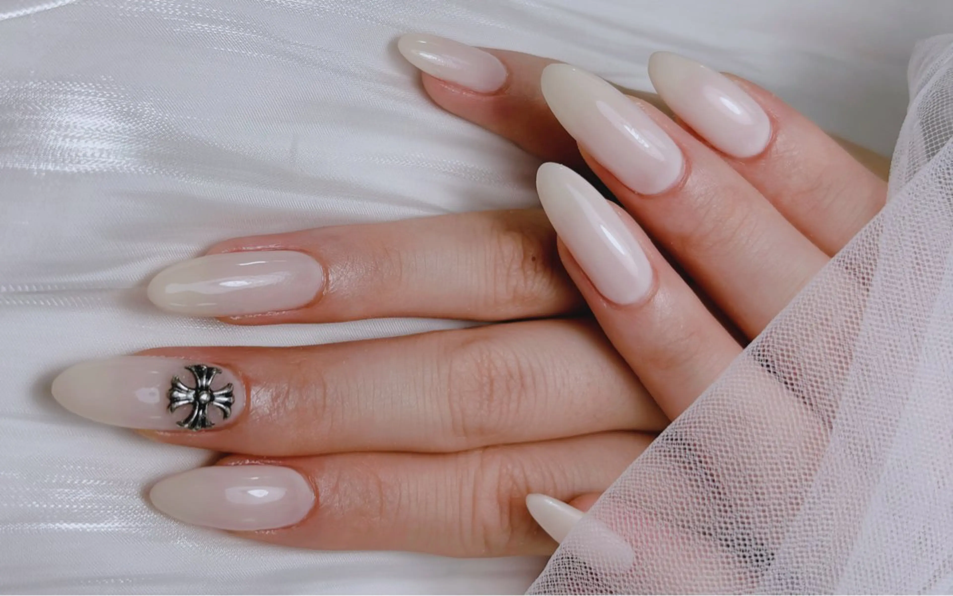 ネイル H3 Nail Tsuki🦋💙のネイルデザイン