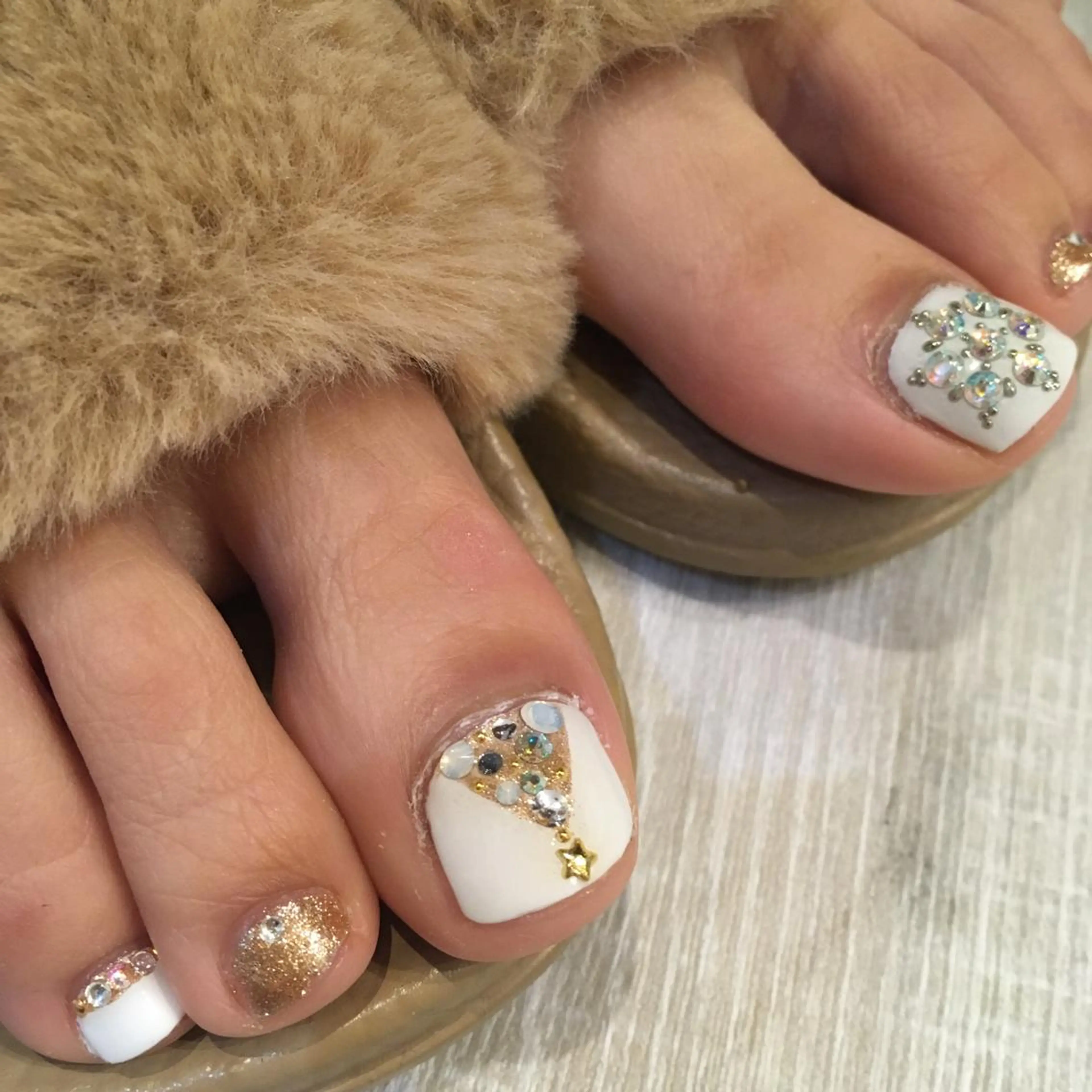 ネイル 冬ネイル クリスマス フットネイル ☆ KAYOKO ☆のネイルデザイン