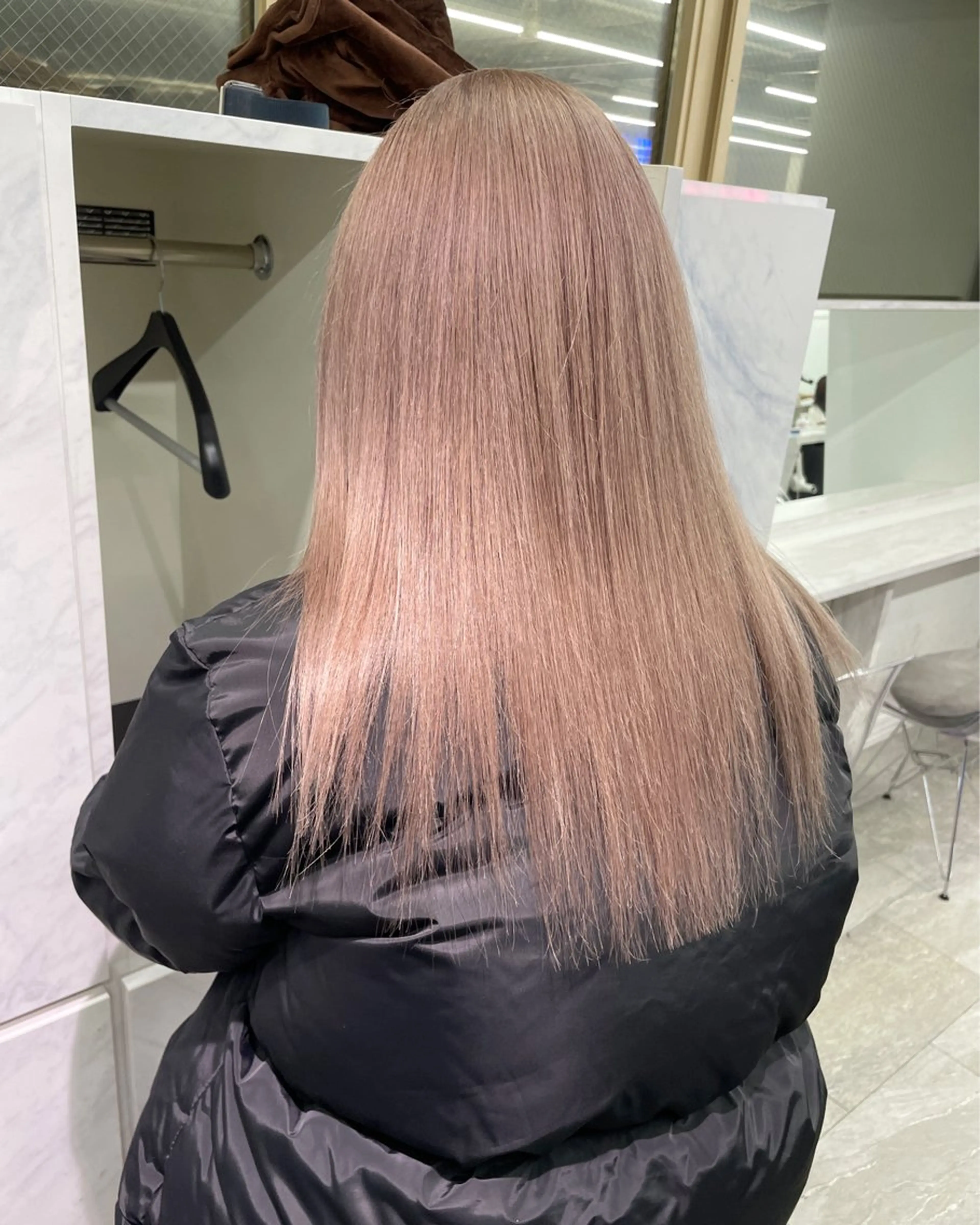 ロング カラー カット ヘアカラー トリートメント 🪸ハイトーンカラー エクステmisakiのヘアスタイル