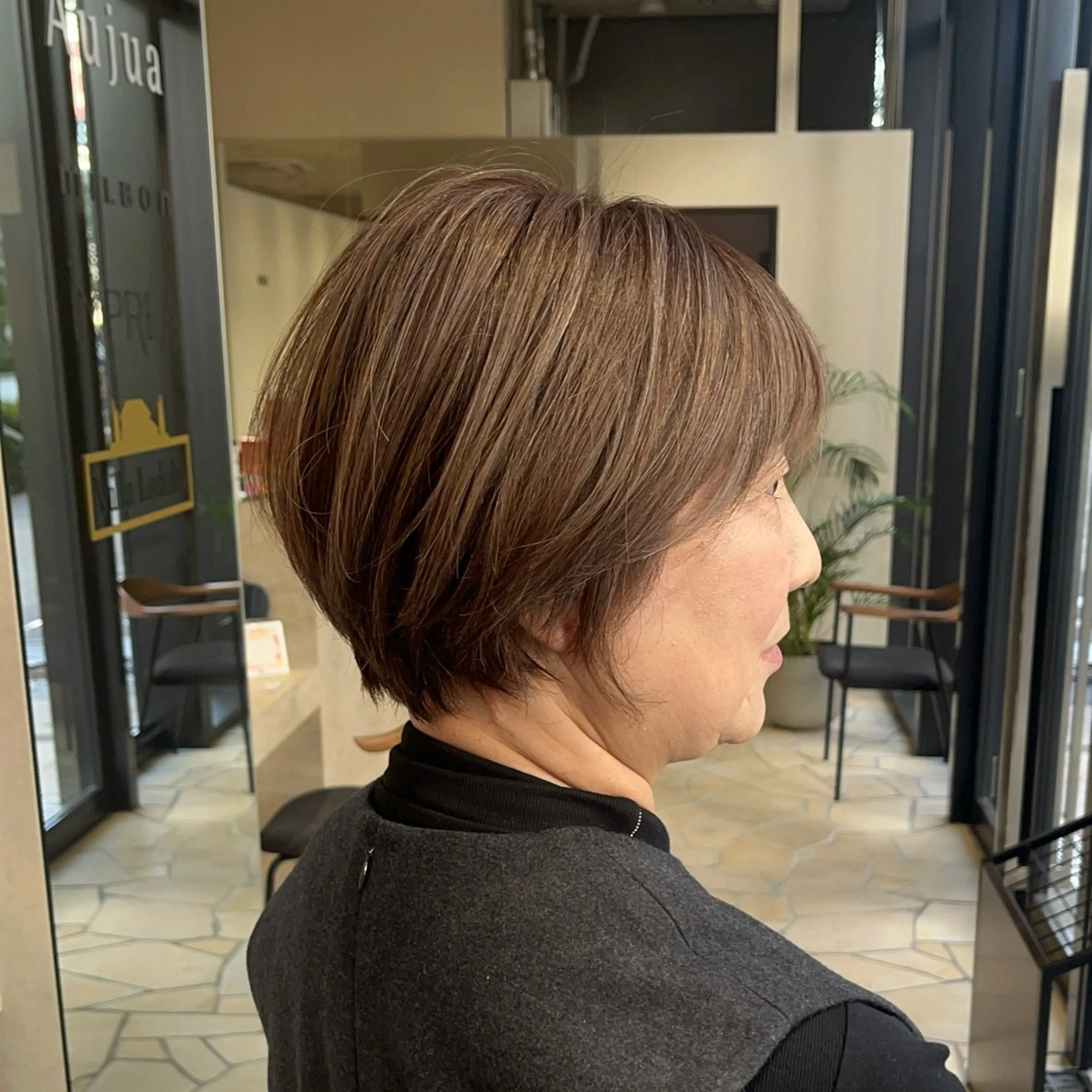 ショート 太田代 桃のヘアスタイル