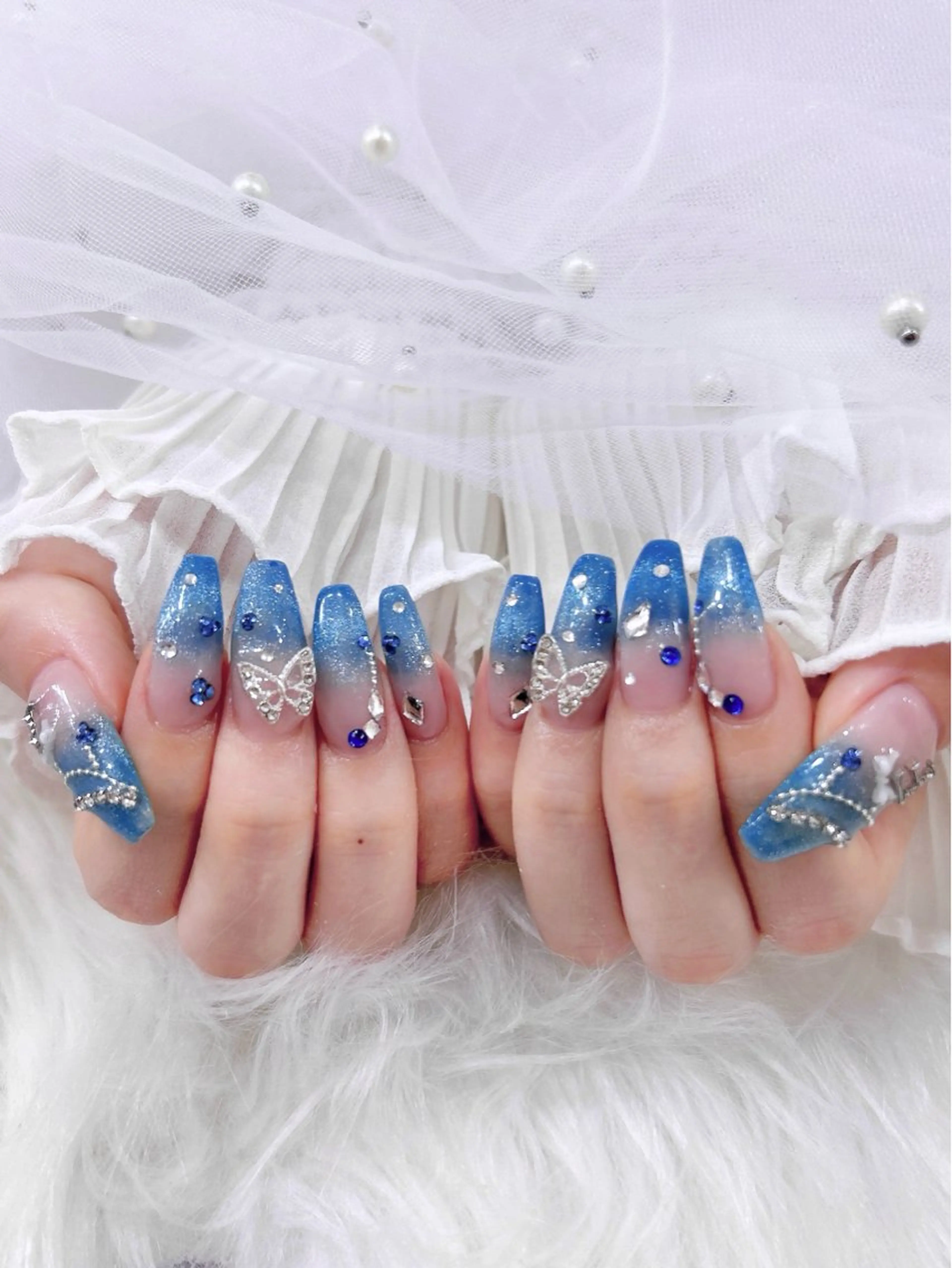 ネイル 長さ出し ハンドネイル ️🫧みつき/ 渋谷/痛ネイル️🫧のネイルデザイン