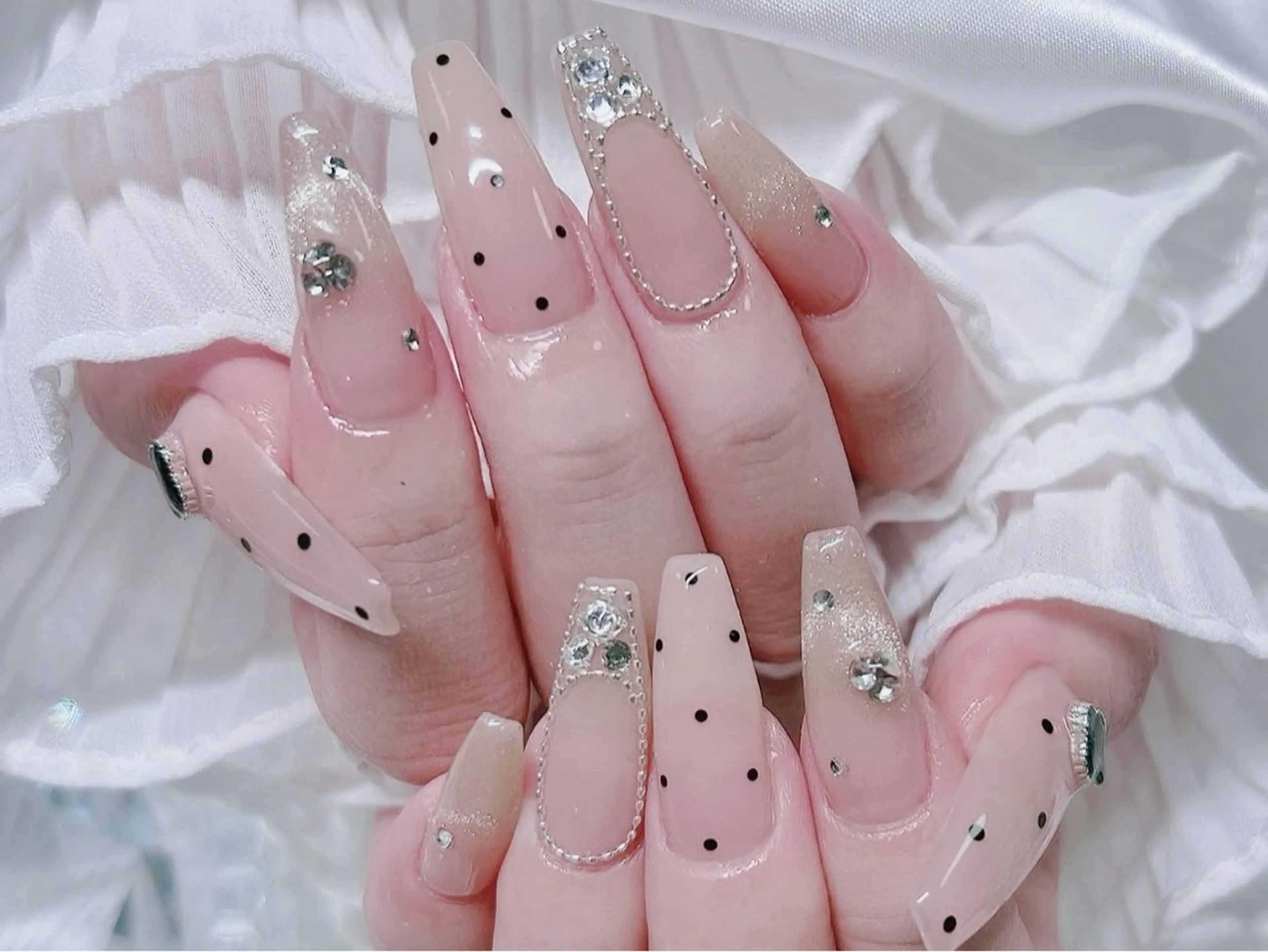 🔥オフ無し🔥チップ長さ出し🎀 当月限定デザインの写真