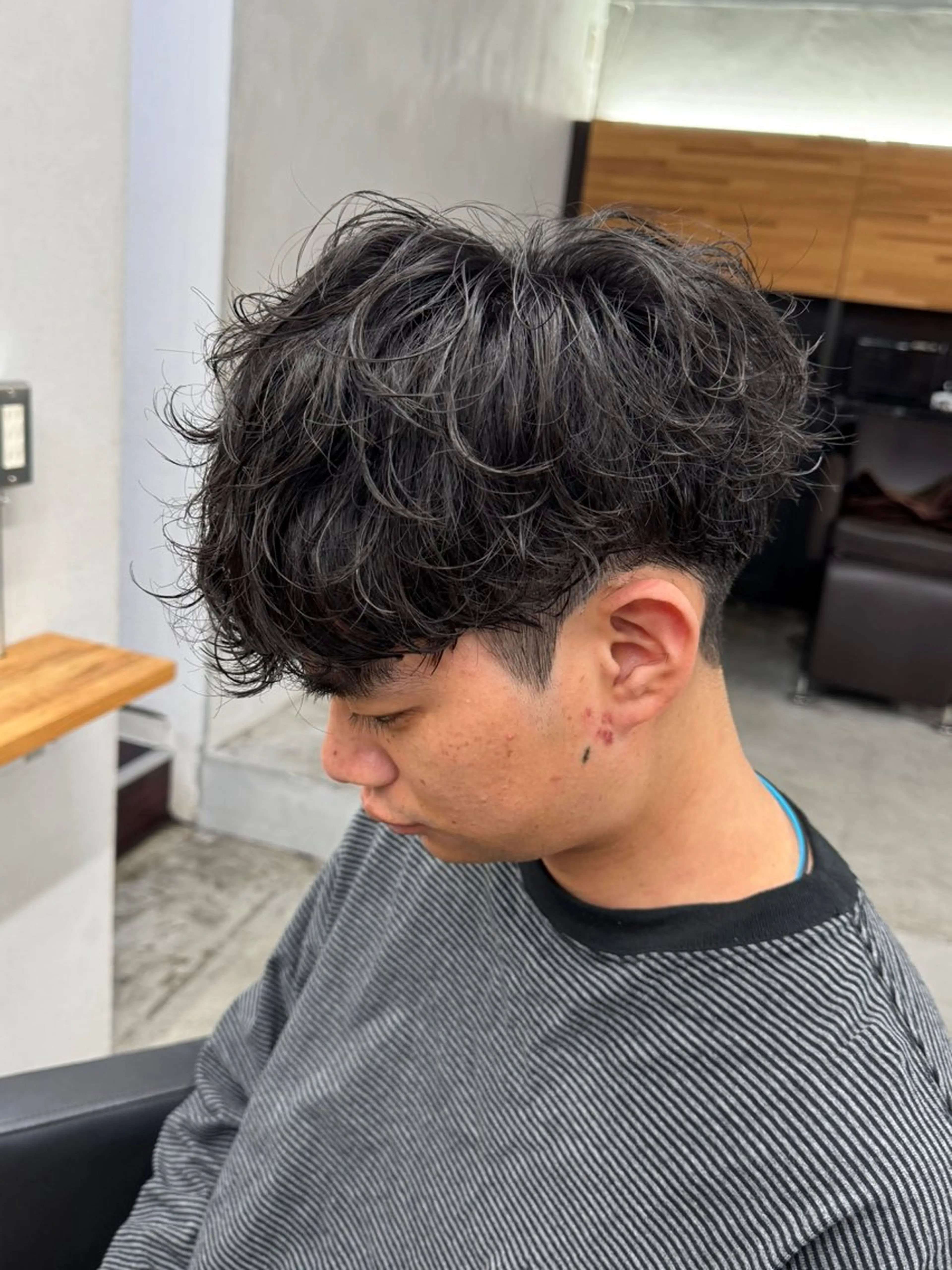 メンズ カット パーマ アキト/ メンズ/透明感暗髪のヘアスタイル