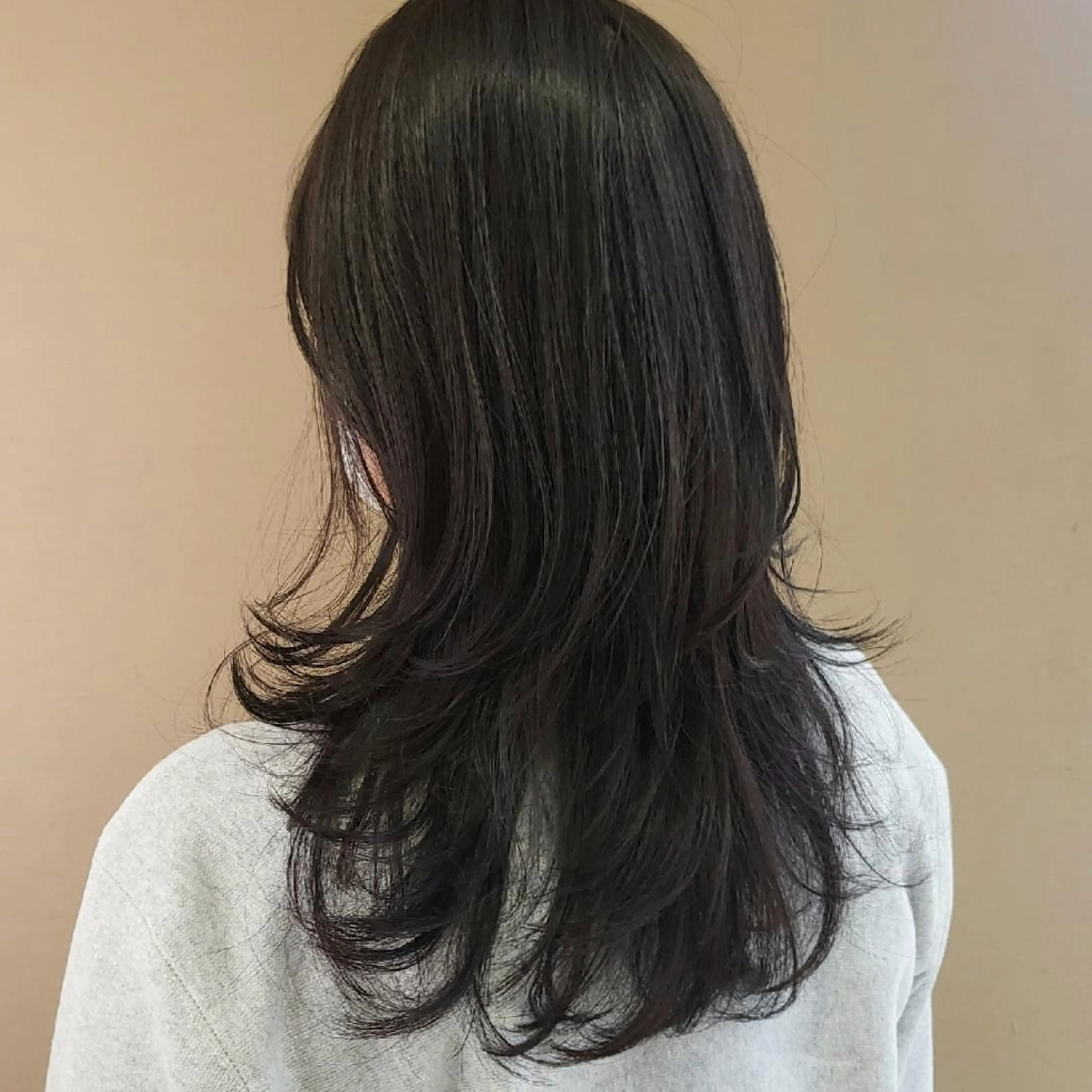 セミロング ハッシュカット レイヤーカット 韓国レイヤー　 suzuのヘアスタイル