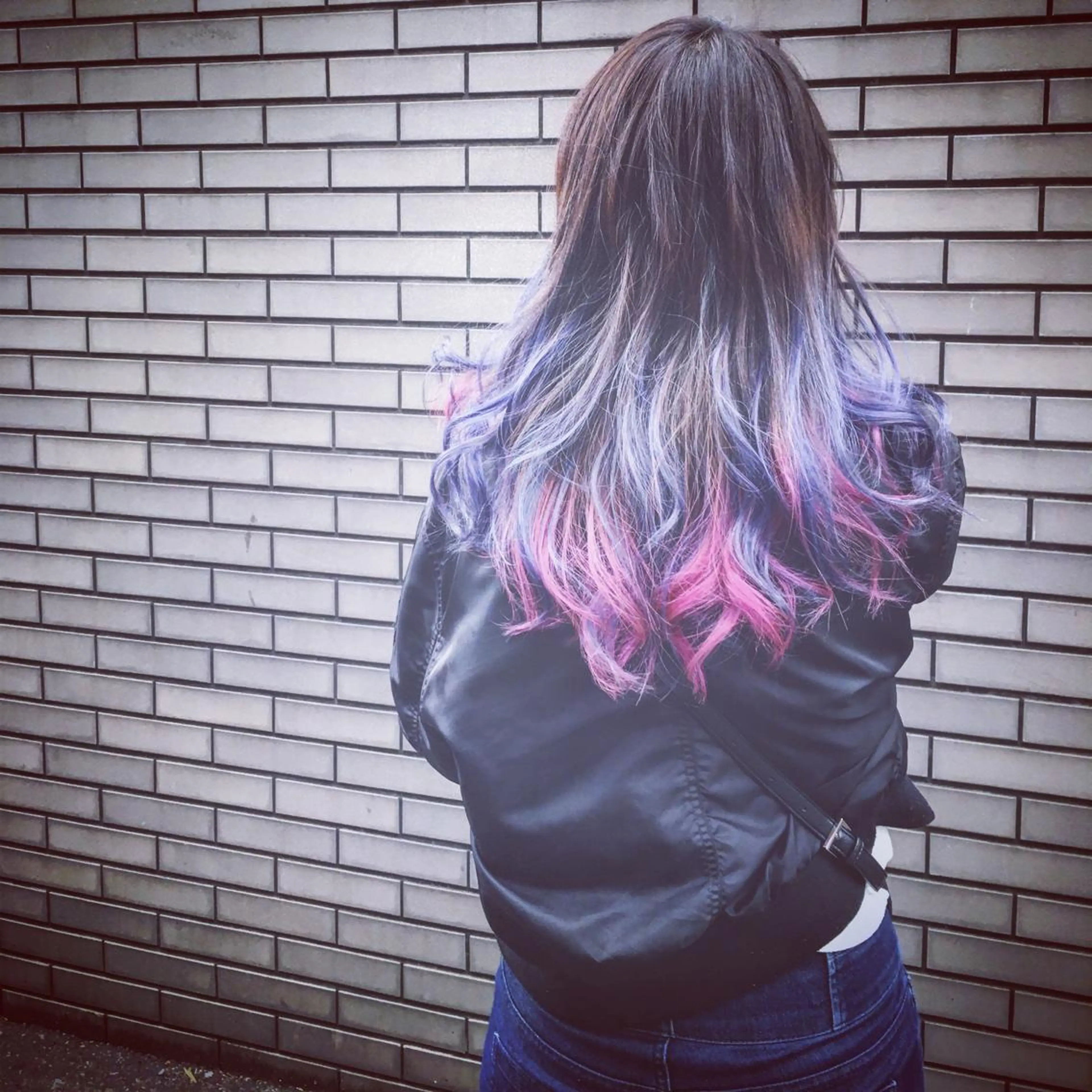 ロング カラー ブリーチ、パーマ 西部笑のヘアスタイル