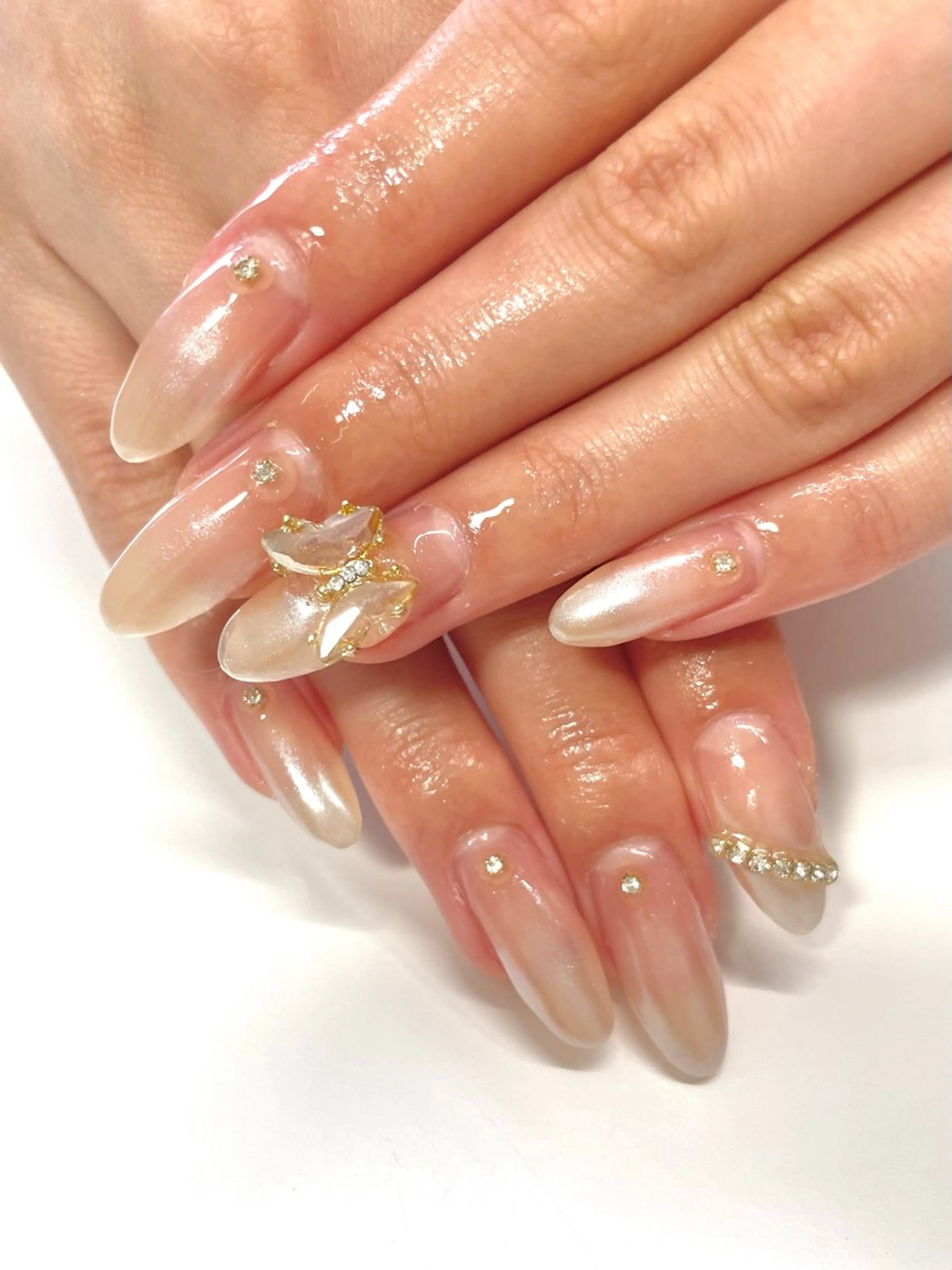 ネイル グラデーション ミラーネイル nail salon  yam.所属・nail salon yam.のネイルデザイン