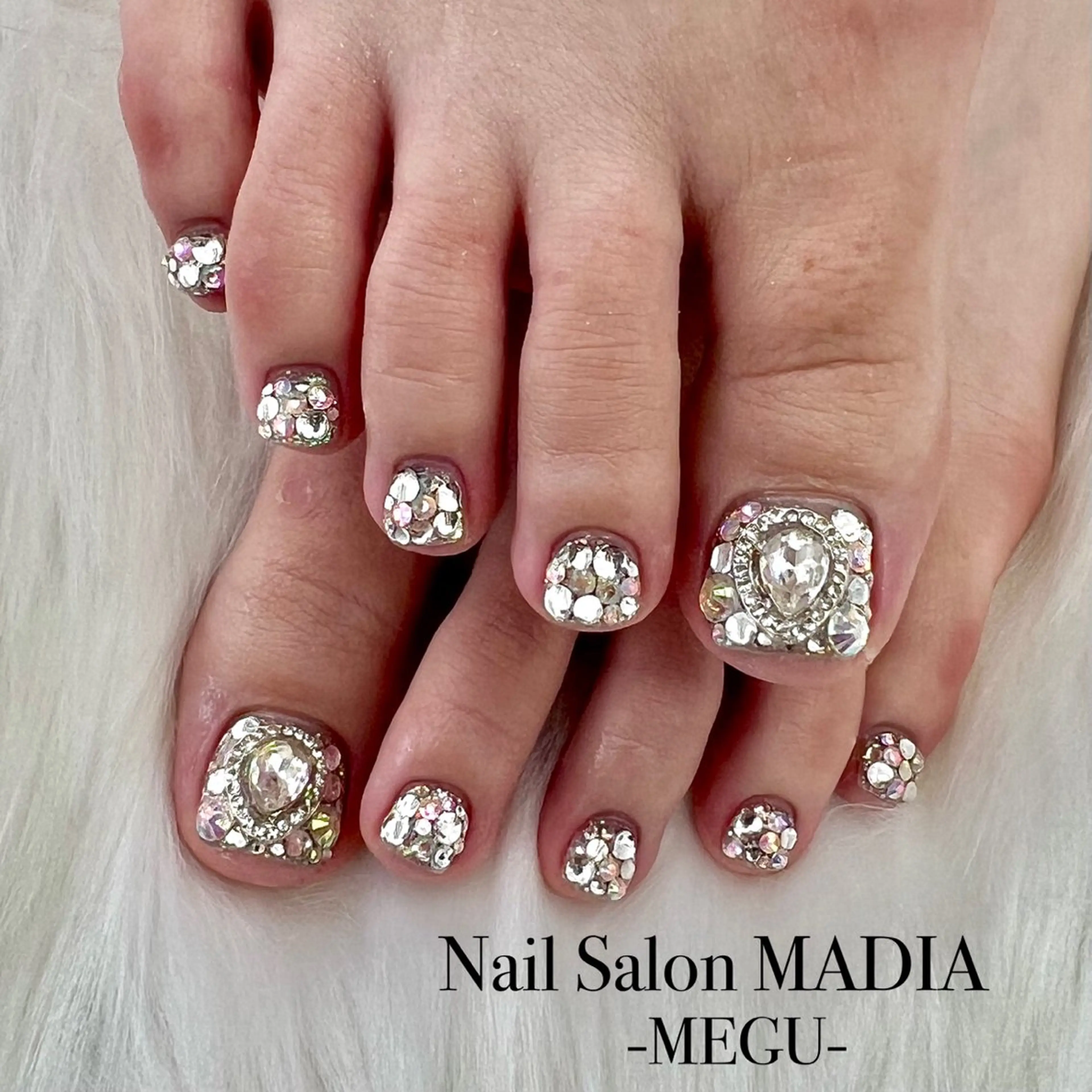 ネイル MADIA藤沢所属・MADIA MEGUのネイルデザイン