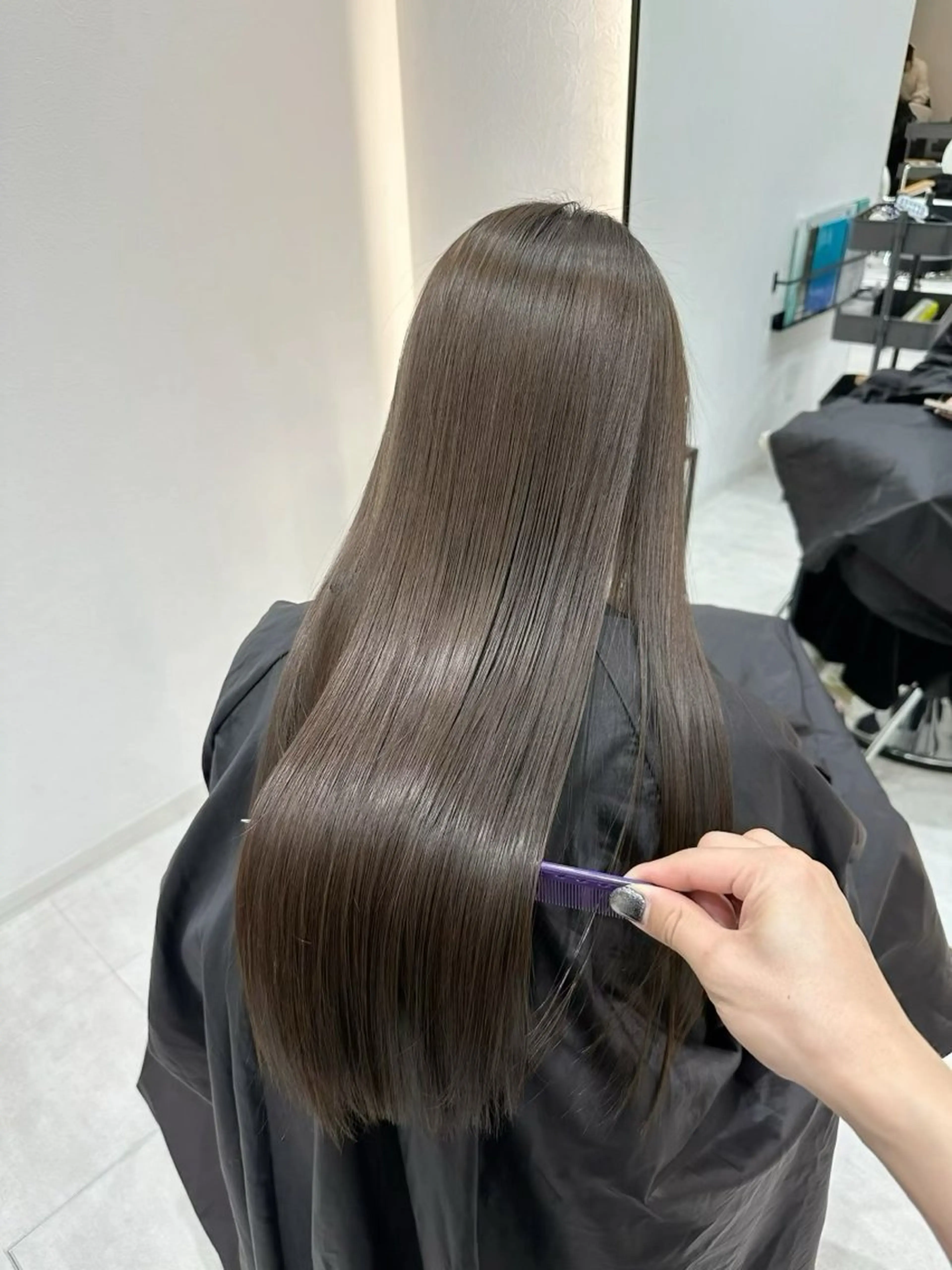 ロング カラー アッシュ ベージュカラー ブラウンカラー 透明感カラー グレージュ 赤み消し/オリーブ カーキ/福田れんのヘアスタイル