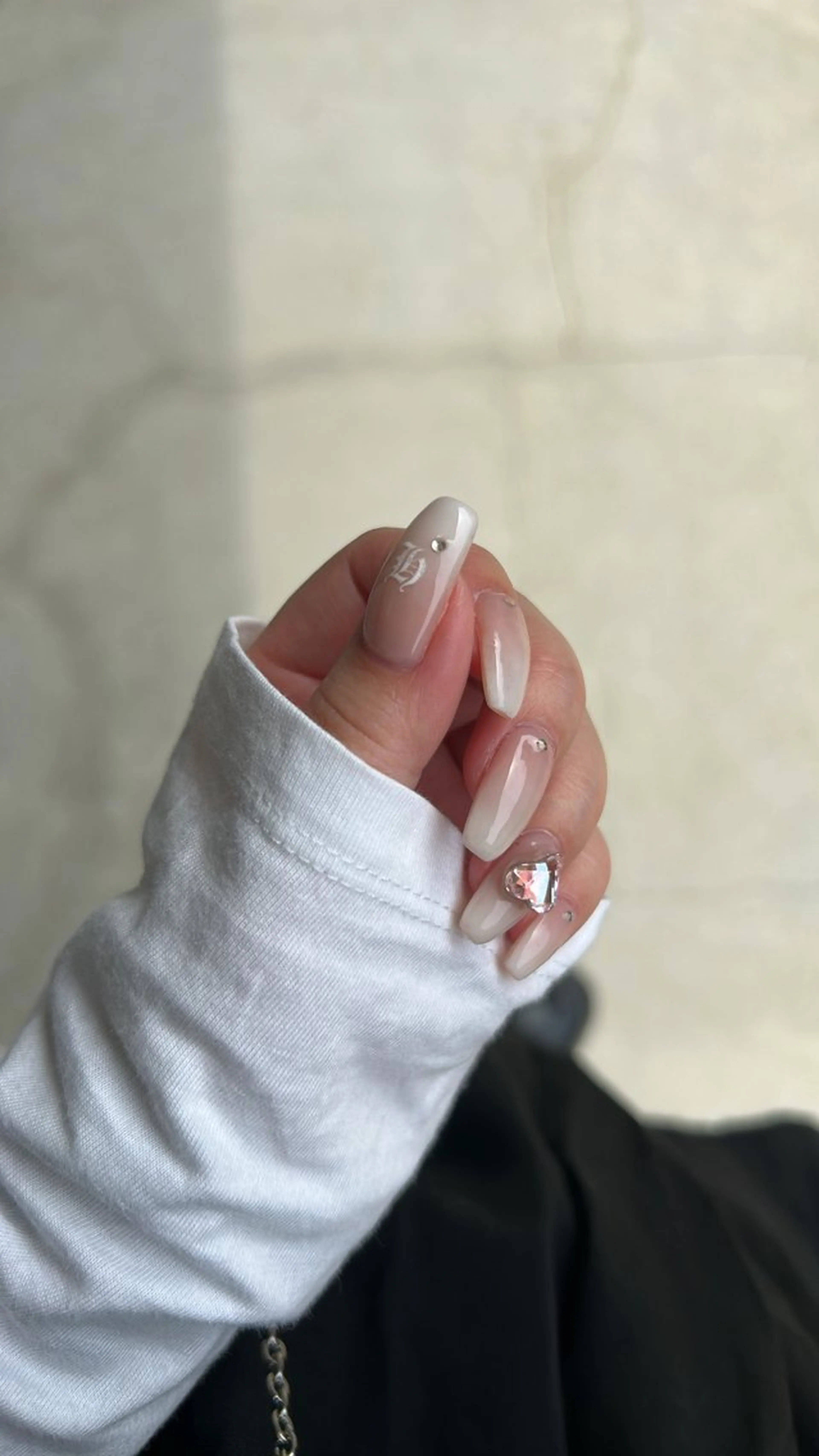 ネイル ブルー フットネイル ジェルネイル キラキラネイル 韓国ネイル ハンドネイル RooM -produce by maynail-所属・RooM -mizuki-のネイルデザイン